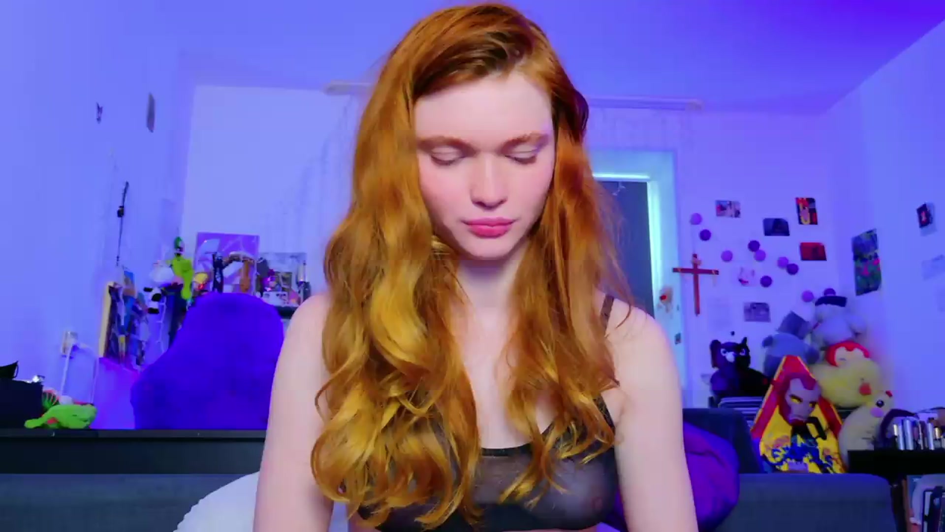 Gallery image thumbnail from Annaroxann's myfreecams stream on, 05/27/2026, 10:20 image 7 of 20