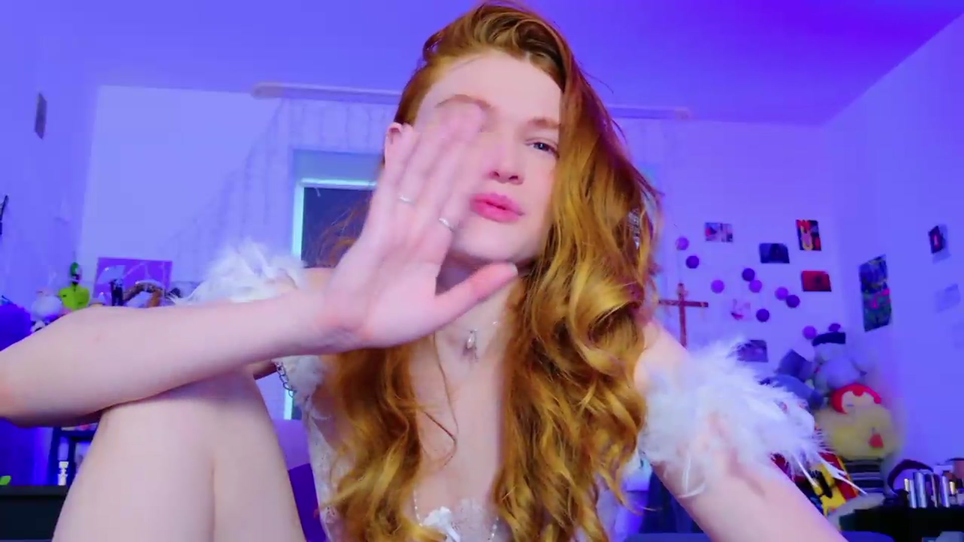 Gallery image thumbnail from Annaroxann's myfreecams stream on, 05/28/2026, 10:46 image 18 of 20