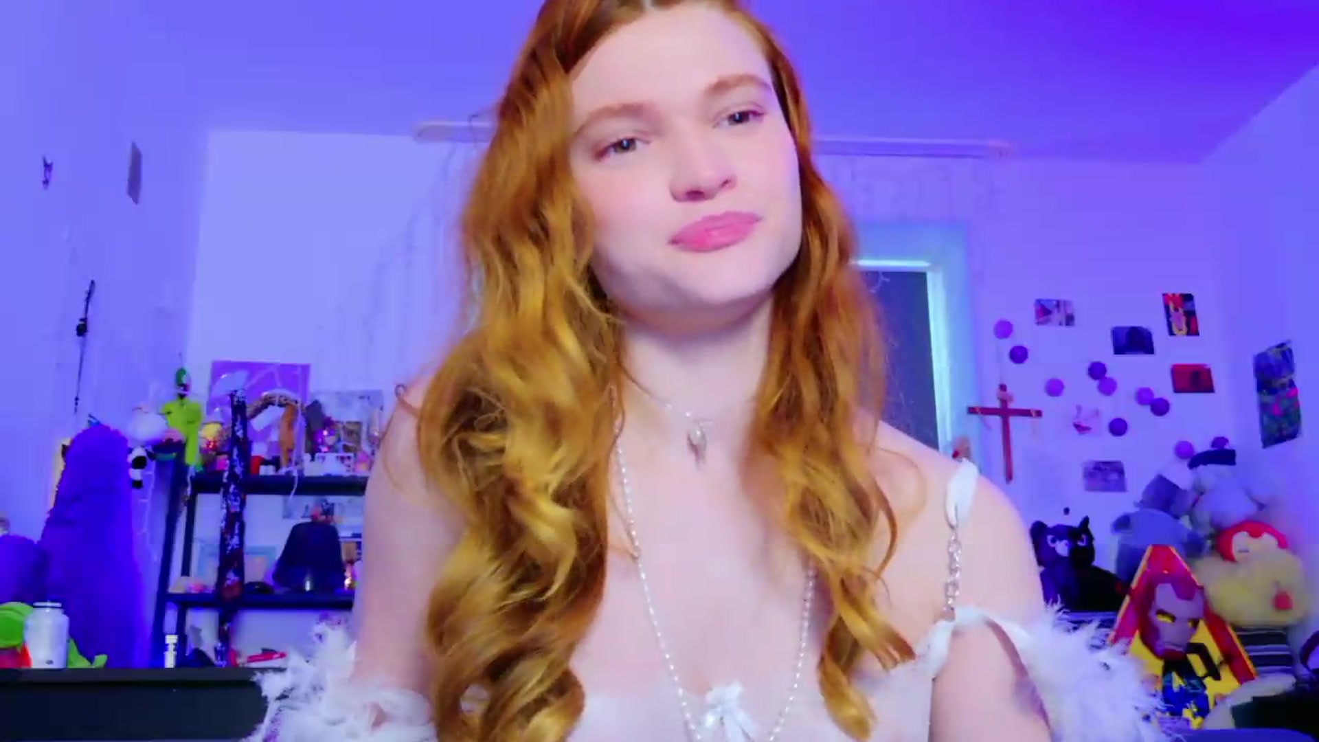 Gallery image thumbnail from Annaroxann's myfreecams stream on, 05/28/2026, 10:46 image 15 of 20