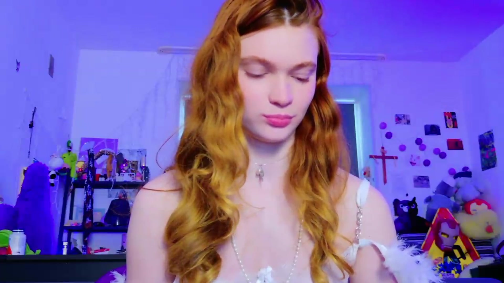 Gallery image thumbnail from Annaroxann's myfreecams stream on, 05/28/2026, 10:46 image 16 of 20