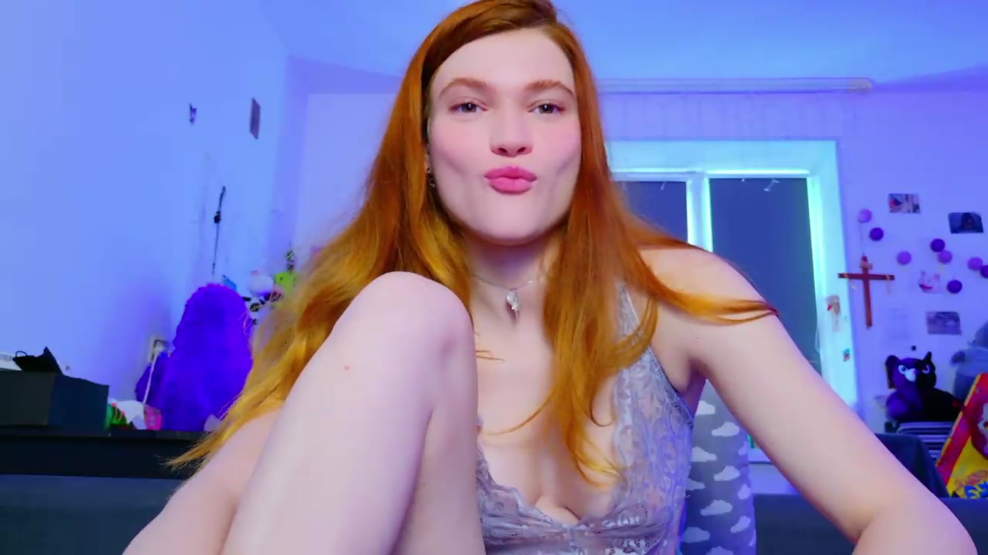 Gallery image thumbnail from Annaroxann's myfreecams stream on, 06/04/2026, 10:35 image 8 of 20
