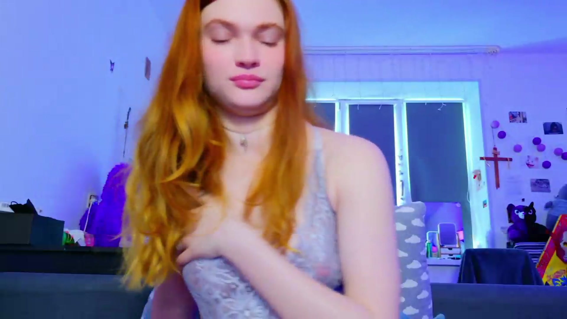 Gallery image thumbnail from Annaroxann's myfreecams stream on, 06/04/2026, 10:35 image 12 of 20