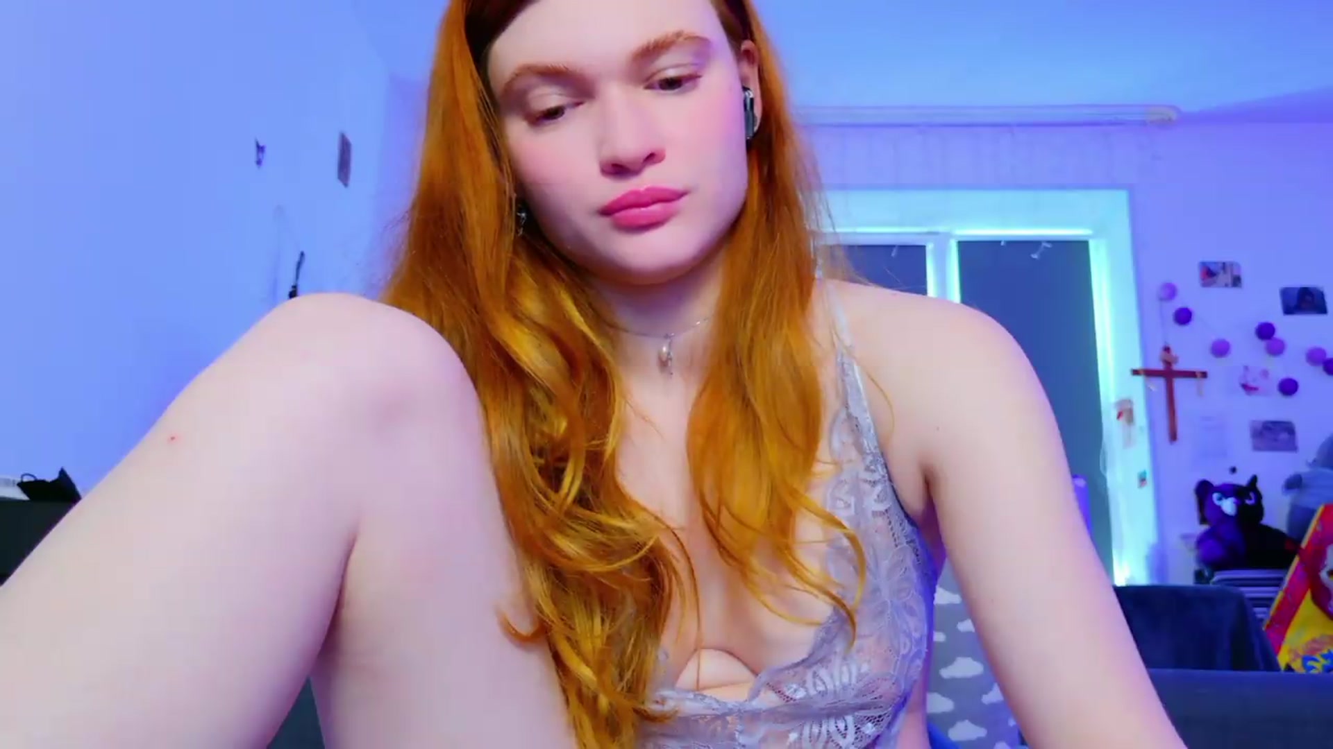 Gallery image thumbnail from Annaroxann's myfreecams stream on, 06/04/2026, 10:35 image 16 of 20