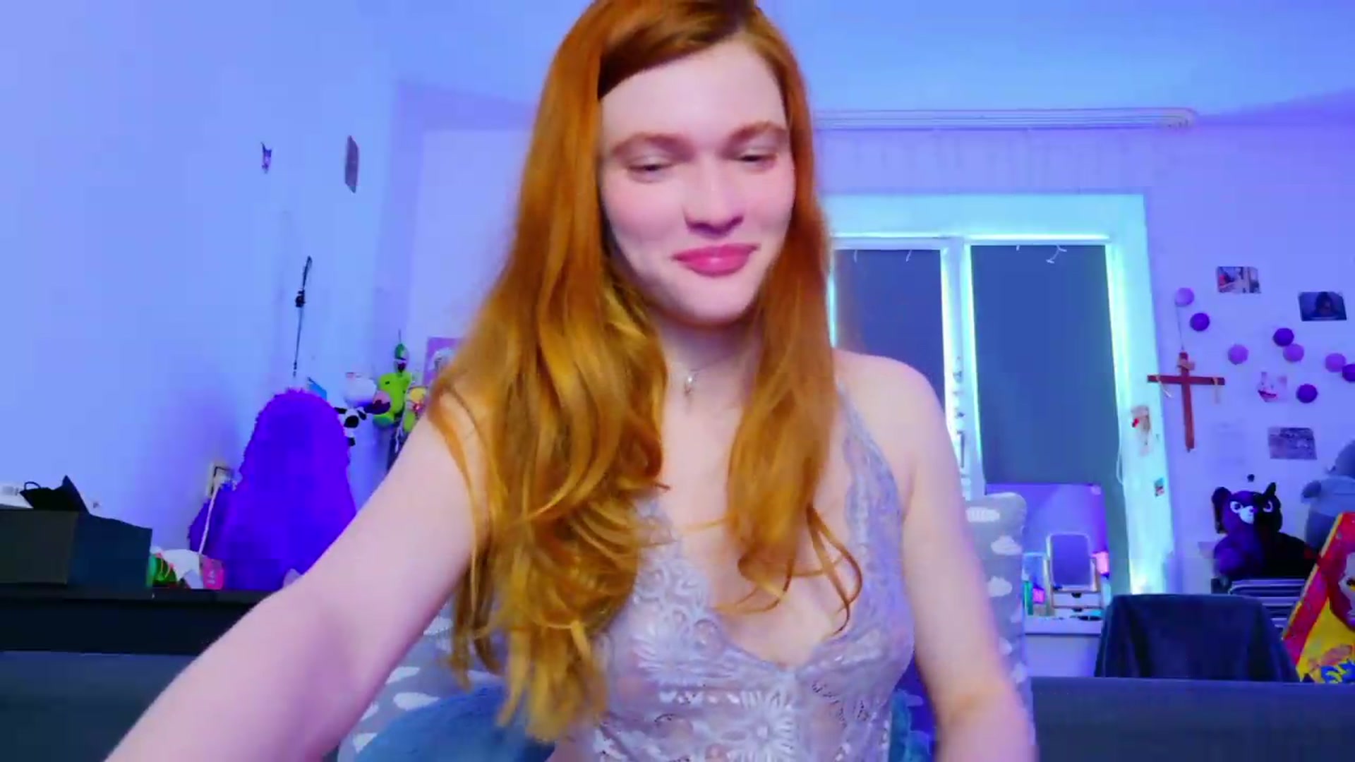 Gallery image thumbnail from Annaroxann's myfreecams stream on, 06/04/2026, 10:35 image 10 of 20