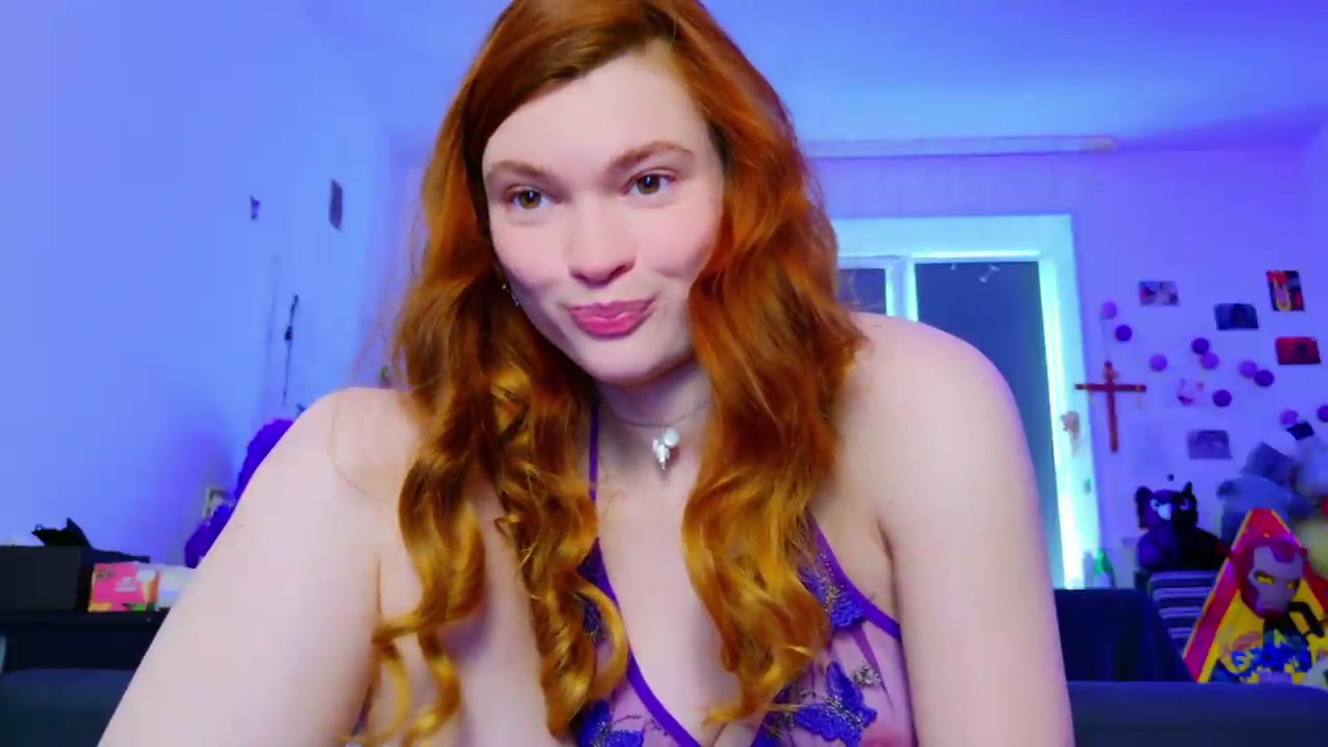 Gallery image thumbnail from Annaroxann's myfreecams stream on, 06/08/2026, 10:08 image 11 of 20