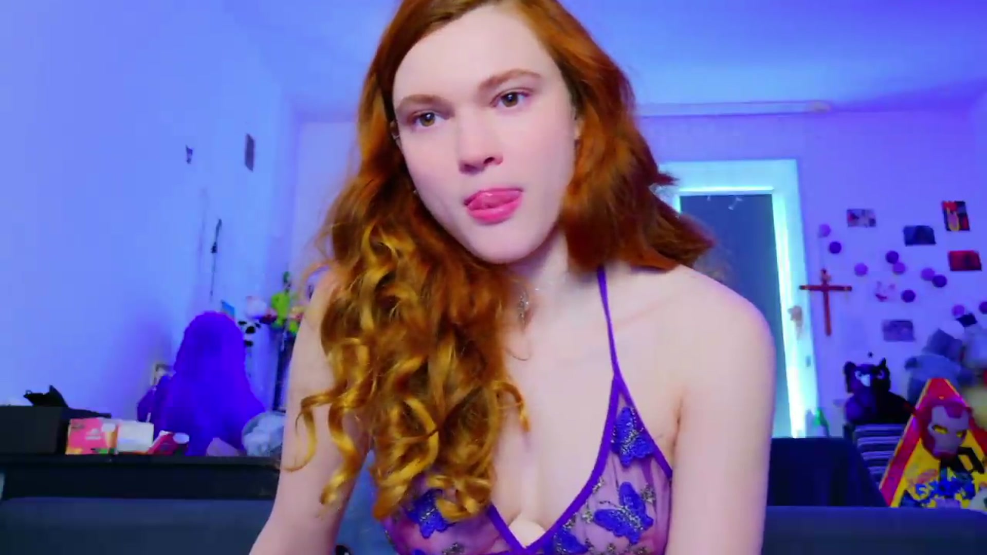 Gallery image thumbnail from Annaroxann's myfreecams stream on, 06/08/2026, 10:08 image 9 of 20