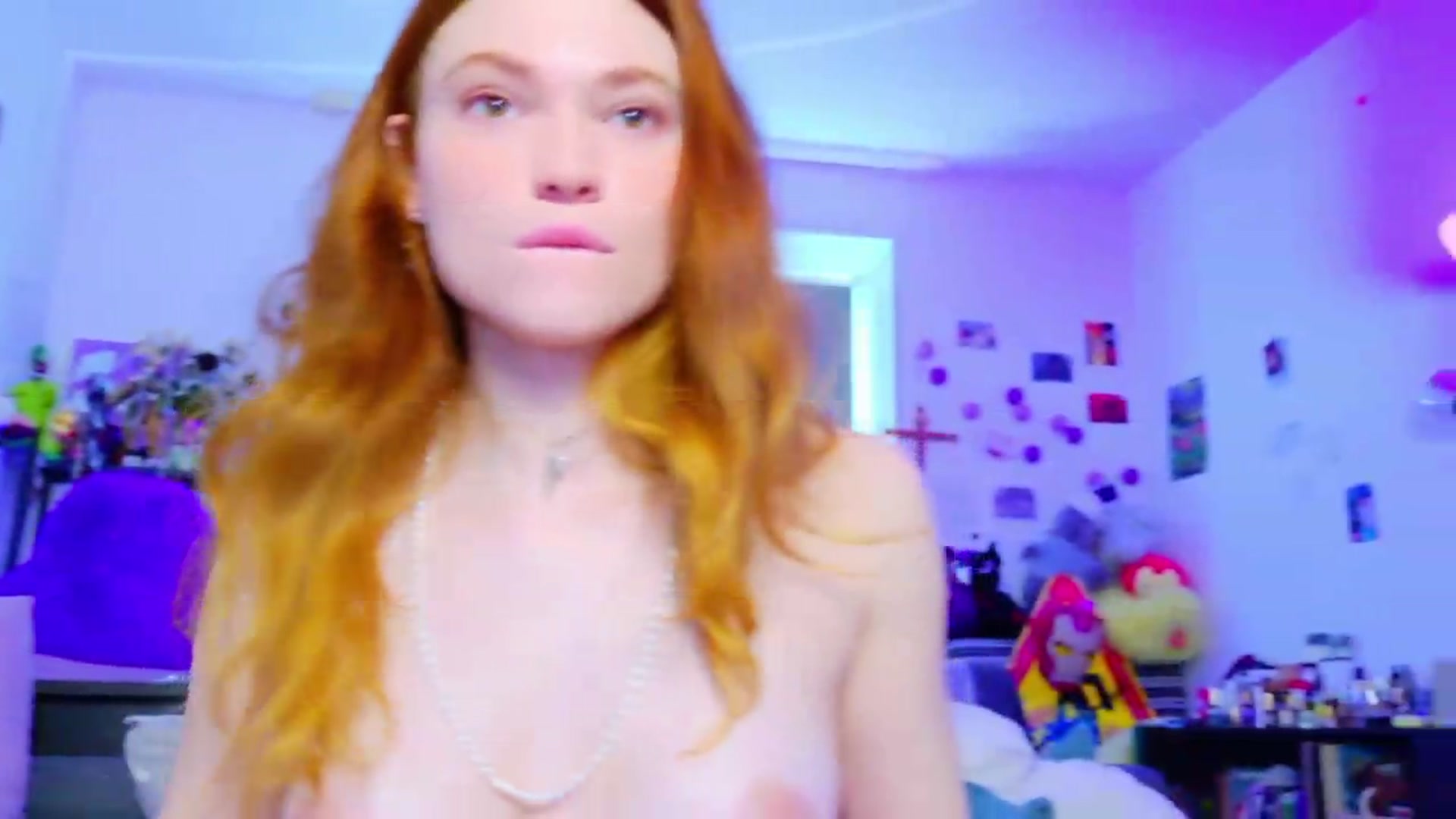 Gallery image thumbnail from Annaroxann's myfreecams stream on, 06/14/2026, 10:27 image 10 of 20