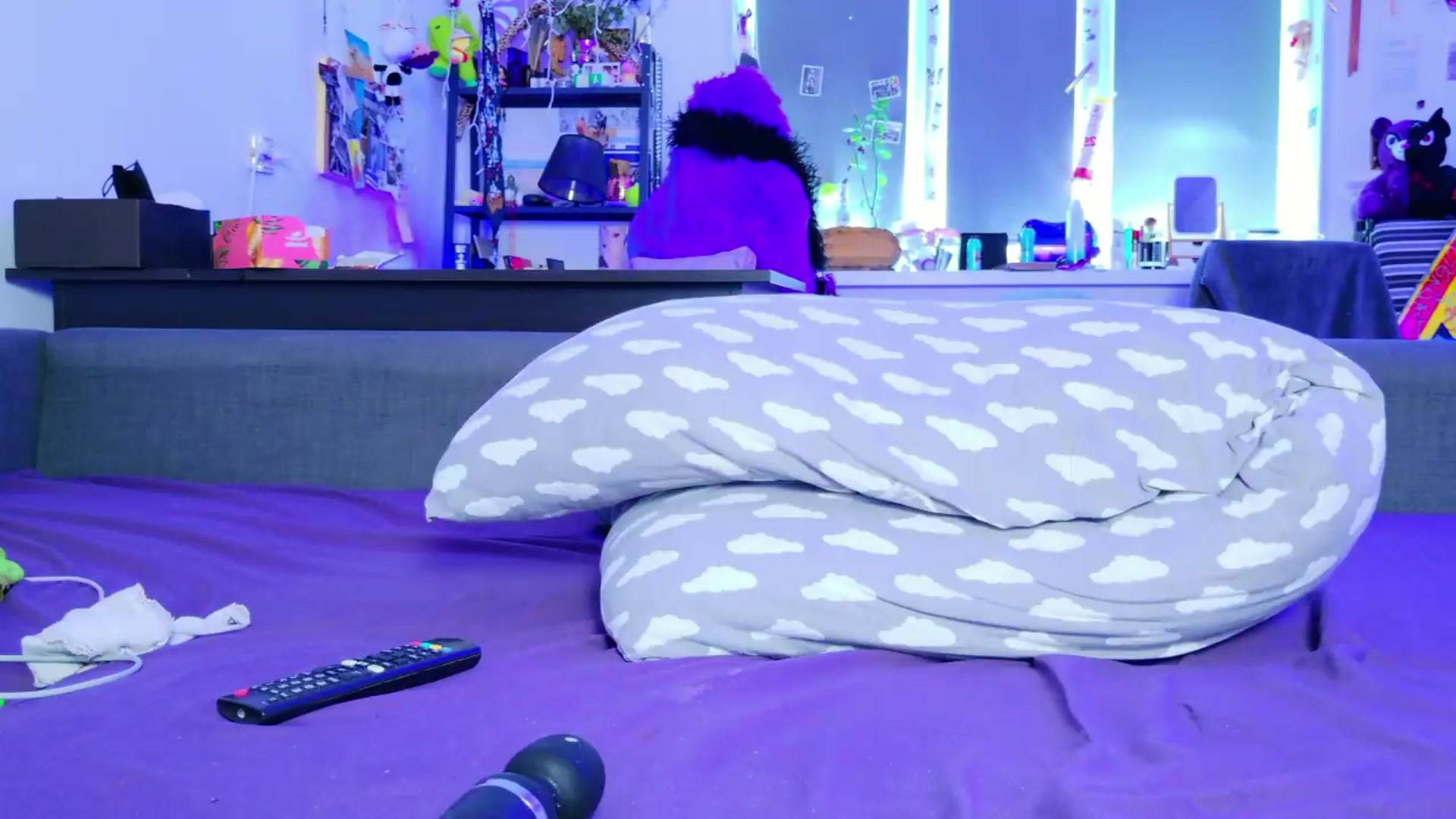 Gallery image thumbnail from Annaroxann's myfreecams stream on, 06/20/2026, 11:07 image 15 of 20