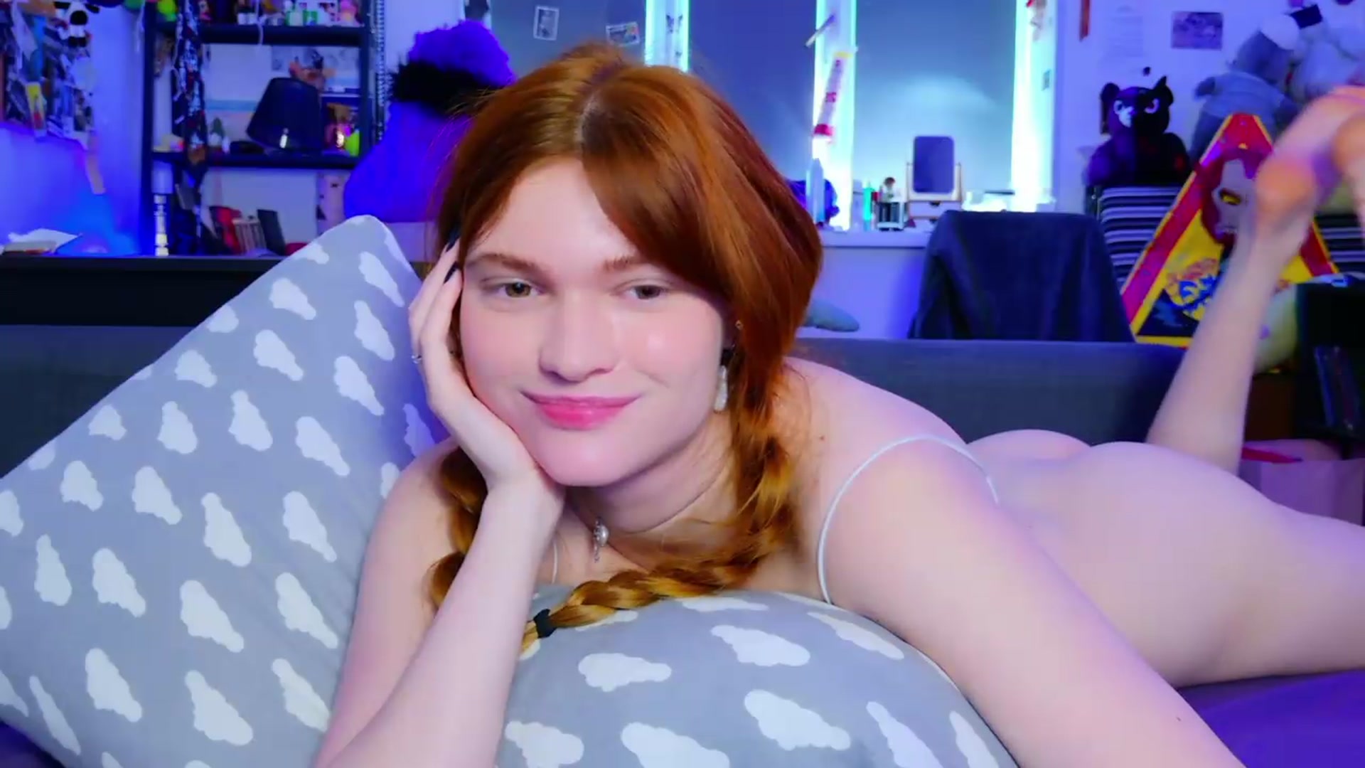Gallery image thumbnail from Annaroxann's myfreecams stream on, 06/20/2026, 11:07 image 4 of 20