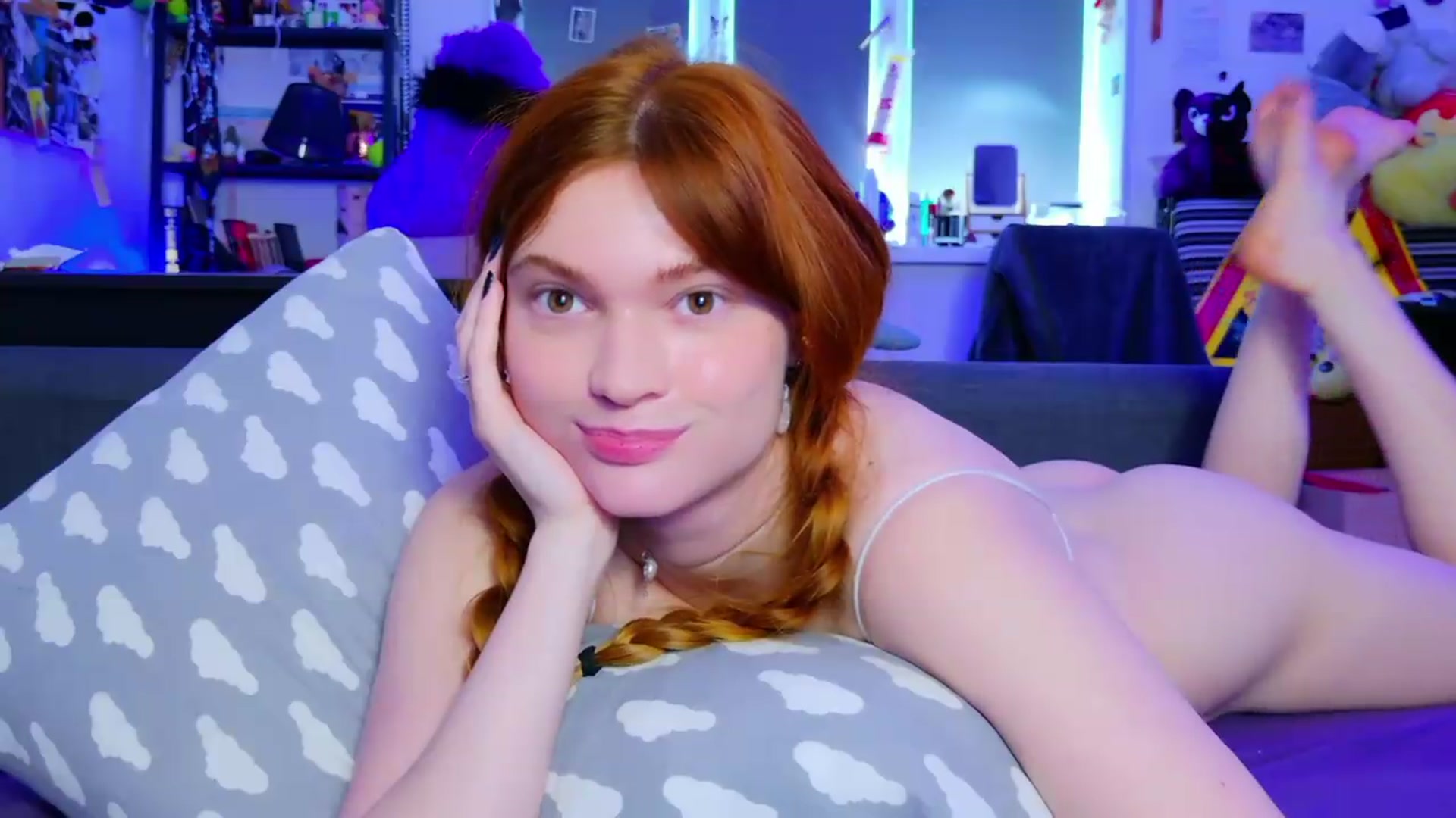 Gallery image thumbnail from Annaroxann's myfreecams stream on, 06/20/2026, 11:07 image 2 of 20