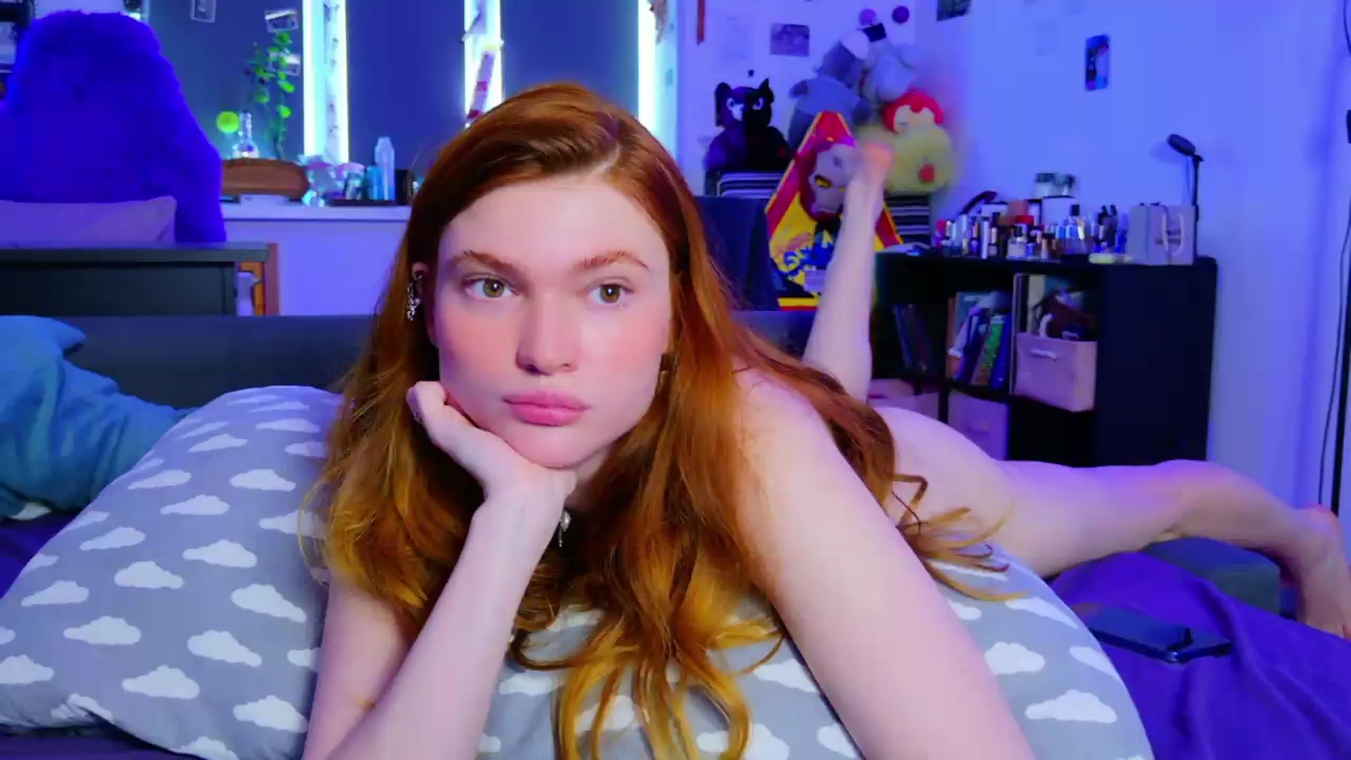 Gallery image thumbnail from Annaroxann's myfreecams stream on, 06/21/2026, 08:37 image 17 of 20