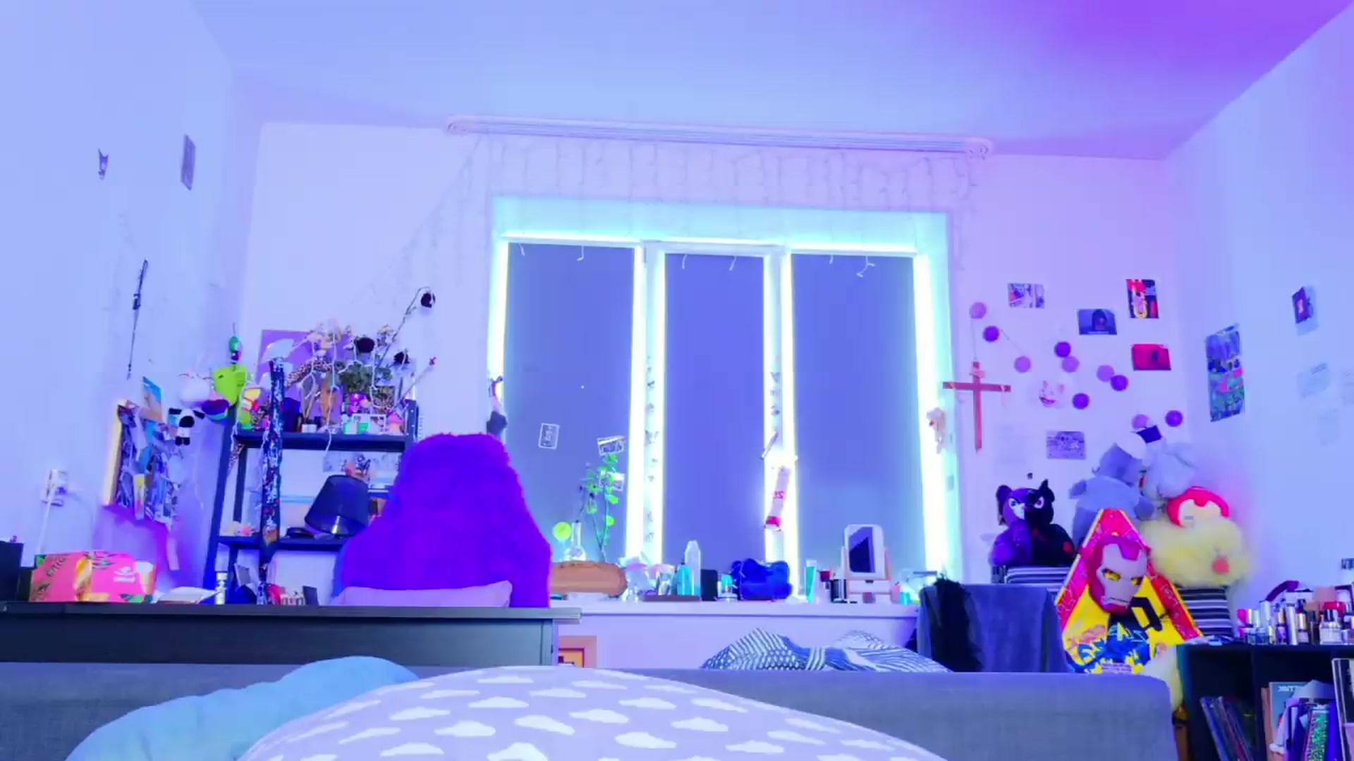 Gallery image thumbnail from Annaroxann's myfreecams stream on, 06/21/2026, 08:37 image 15 of 20