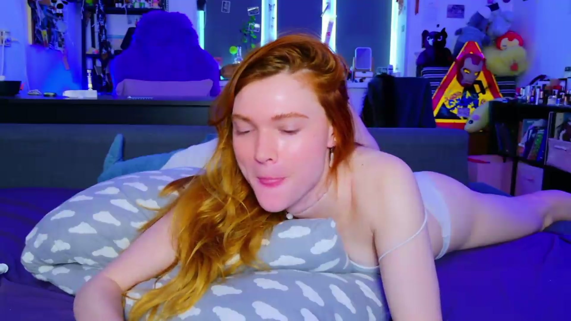Gallery image thumbnail from Annaroxann's myfreecams stream on, 06/22/2026, 08:21 image 18 of 20
