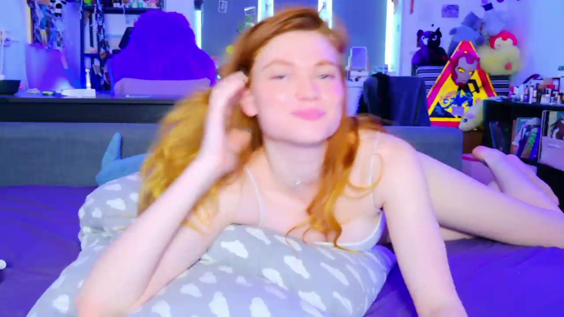 Gallery image thumbnail from Annaroxann's myfreecams stream on, 06/22/2026, 08:21 image 20 of 20