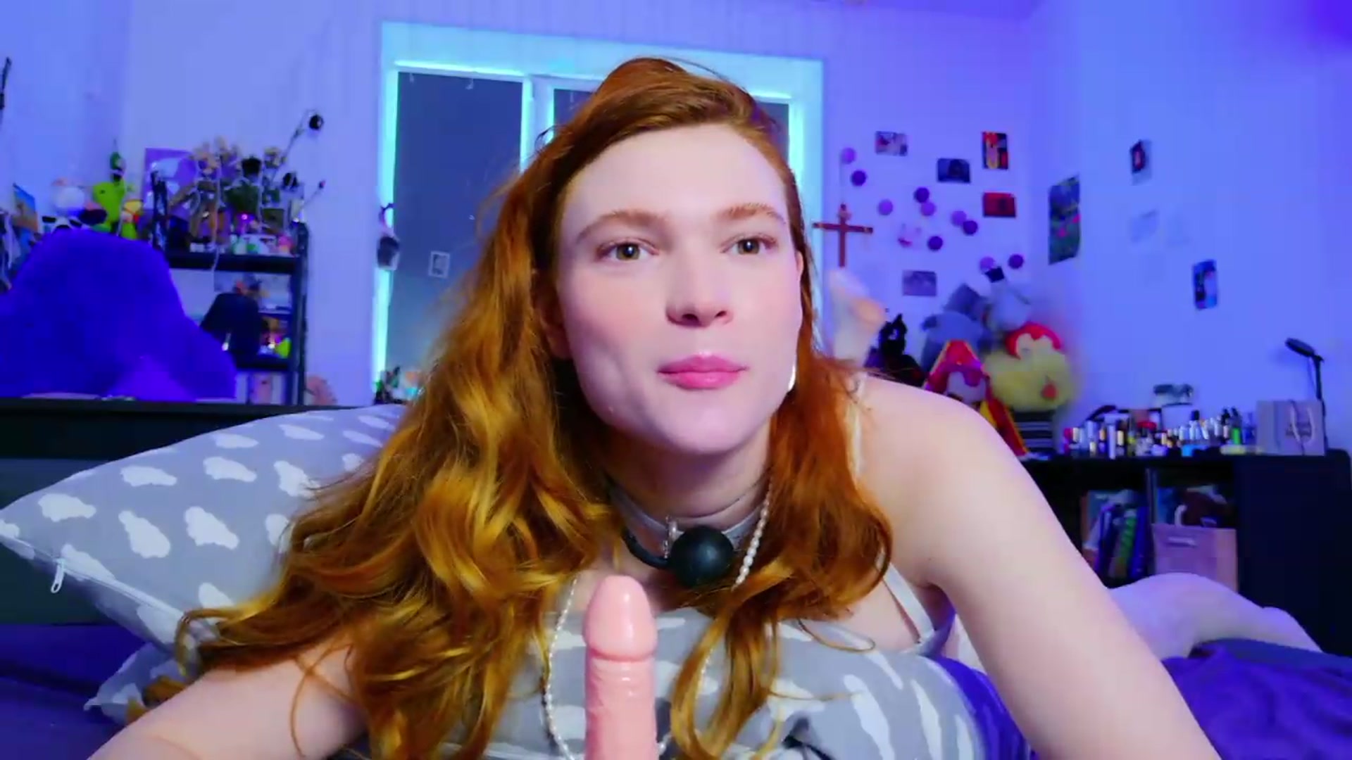 Gallery image thumbnail from Annaroxann's myfreecams stream on, 06/25/2026, 10:35 image 2 of 20