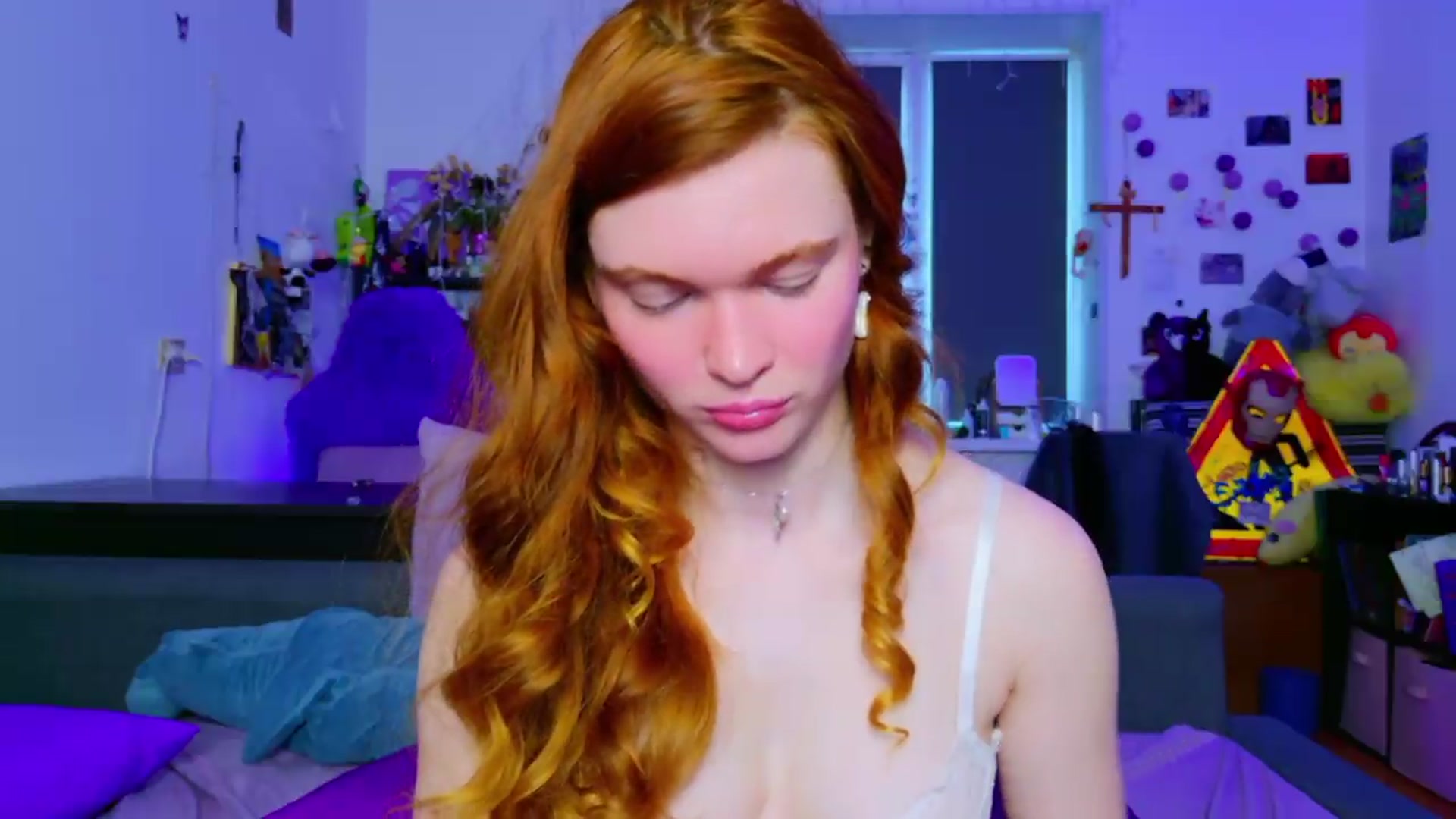 Gallery image thumbnail from Annaroxann's myfreecams stream on, 07/06/2026, 09:07 image 6 of 20