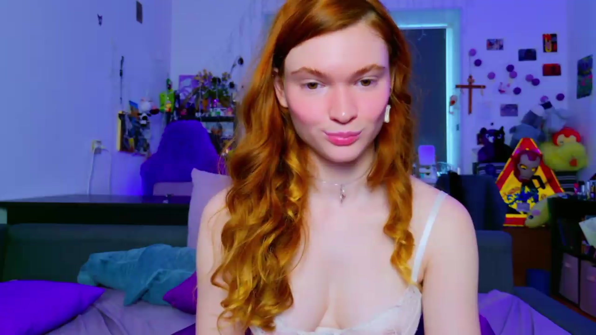 Gallery image thumbnail from Annaroxann's myfreecams stream on, 07/06/2026, 09:07 image 16 of 20