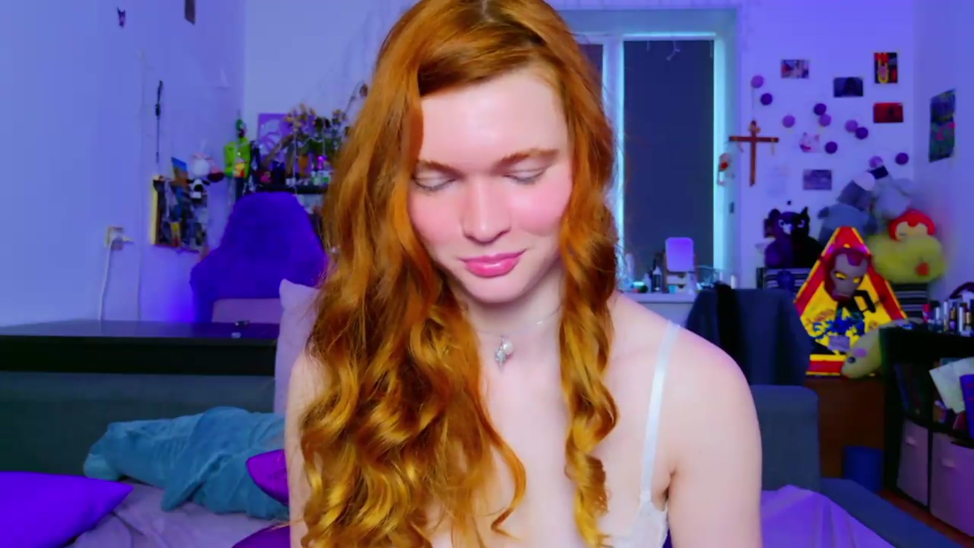 Gallery image thumbnail from Annaroxann's myfreecams stream on, 07/06/2026, 09:07 image 5 of 20