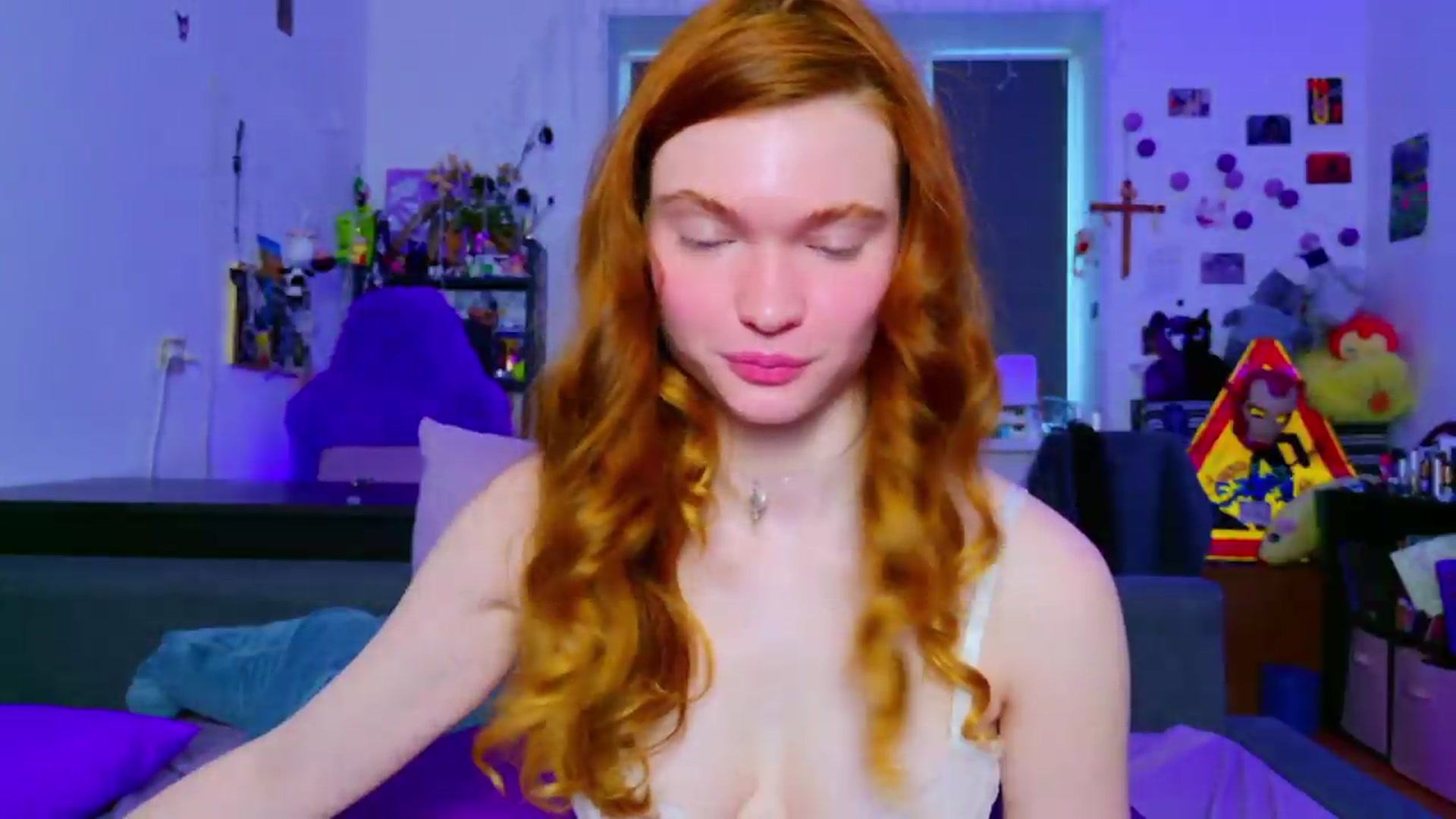 Gallery image thumbnail from Annaroxann's myfreecams stream on, 07/06/2026, 09:07 image 7 of 20