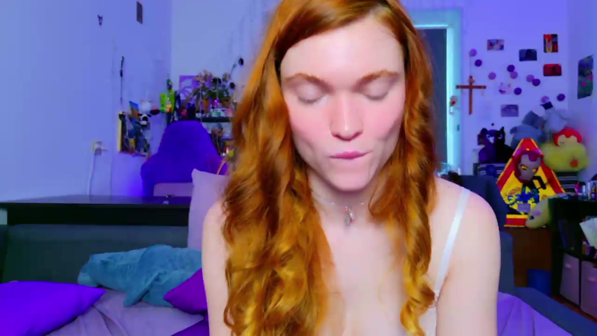 Gallery image thumbnail from Annaroxann's myfreecams stream on, 07/06/2026, 09:07 image 17 of 20