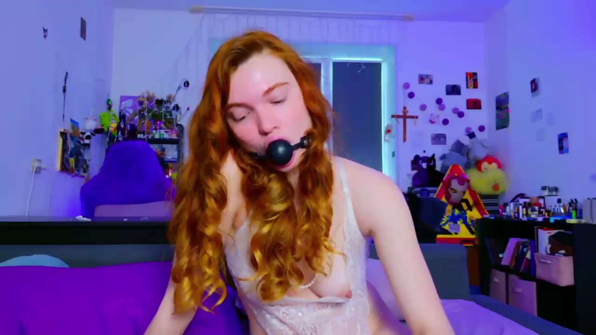 Gallery image thumbnail from Annaroxann's myfreecams stream on, 07/09/2026, 09:15 image 6 of 20