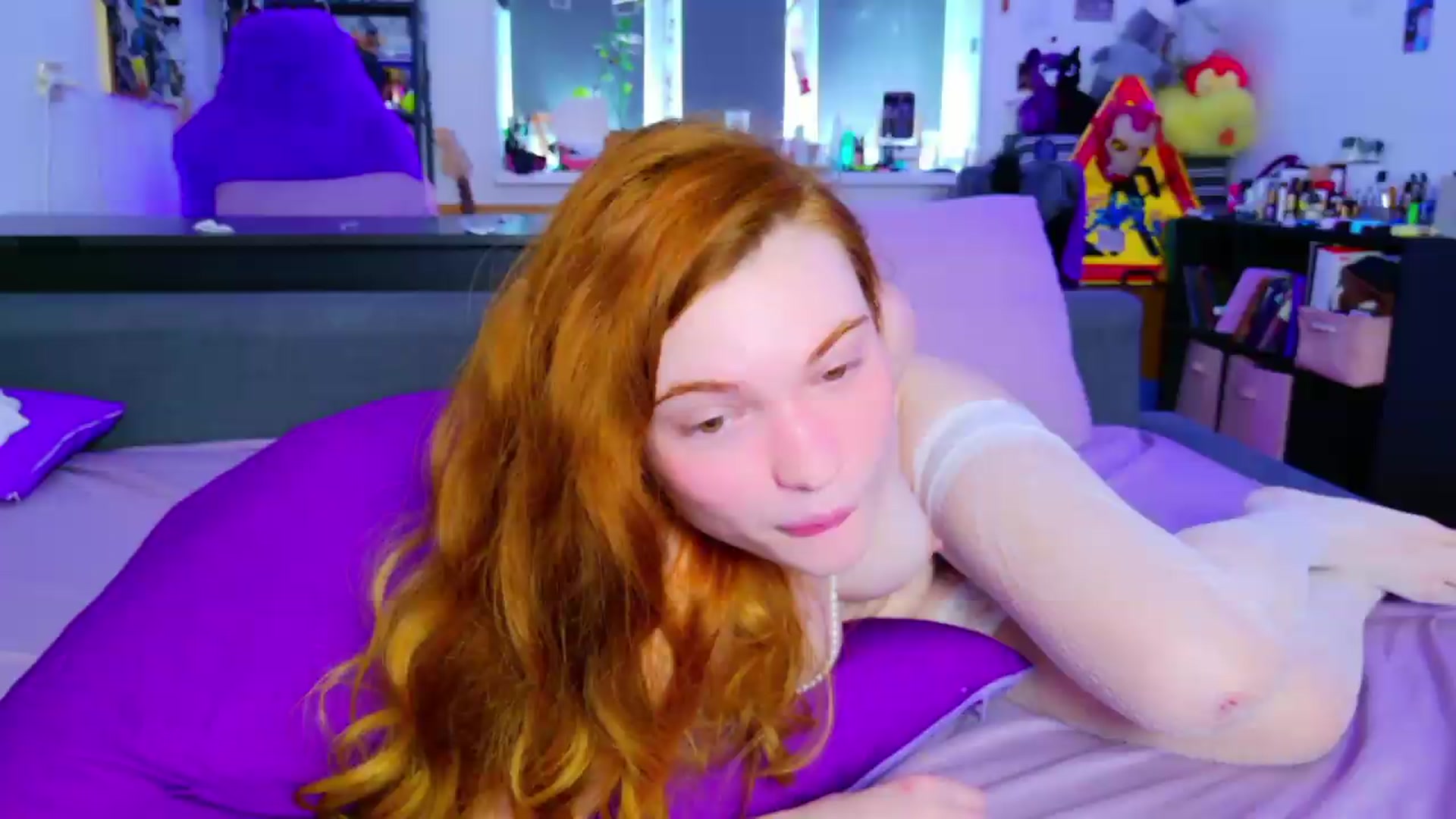 Gallery image thumbnail from Annaroxann's myfreecams stream on, 07/10/2026, 10:33 image 19 of 20