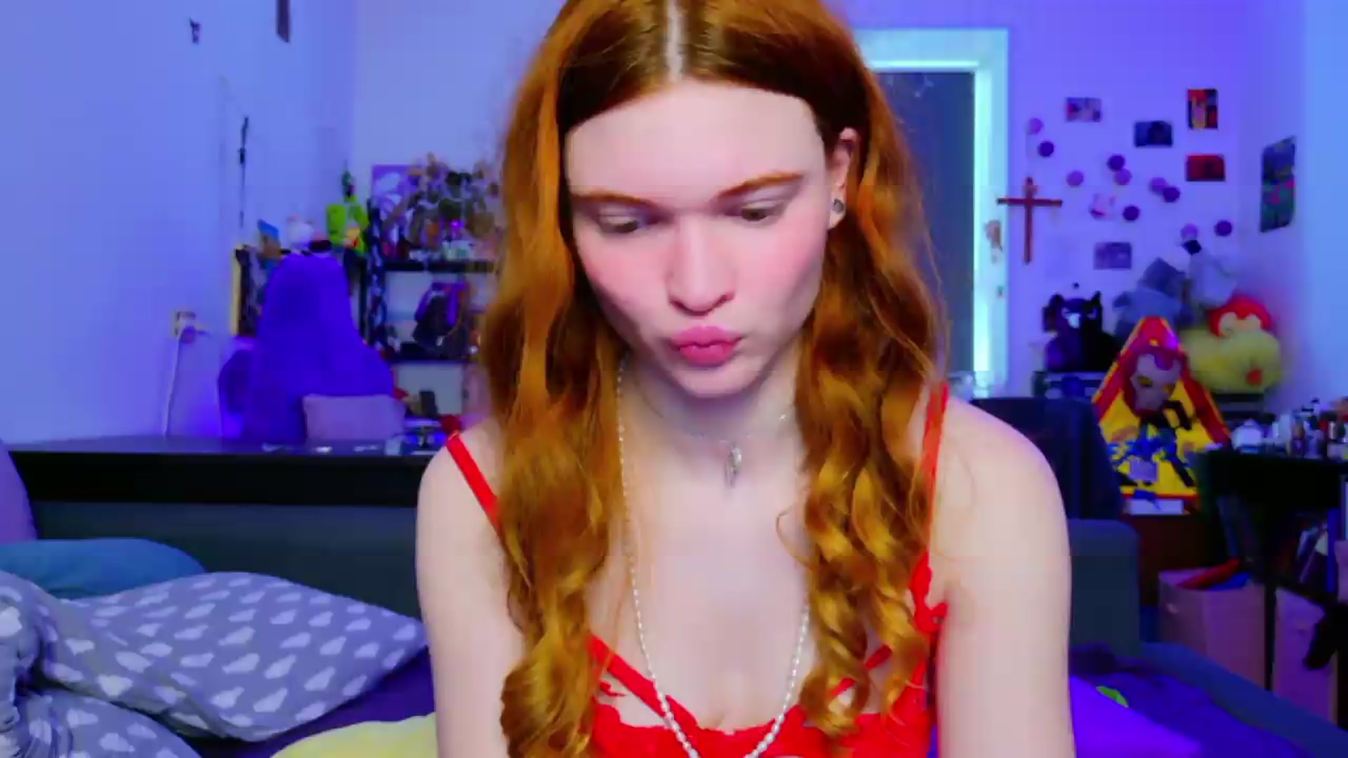 Gallery image thumbnail from Annaroxann's myfreecams stream on, 07/17/2026, 10:32 image 1 of 20