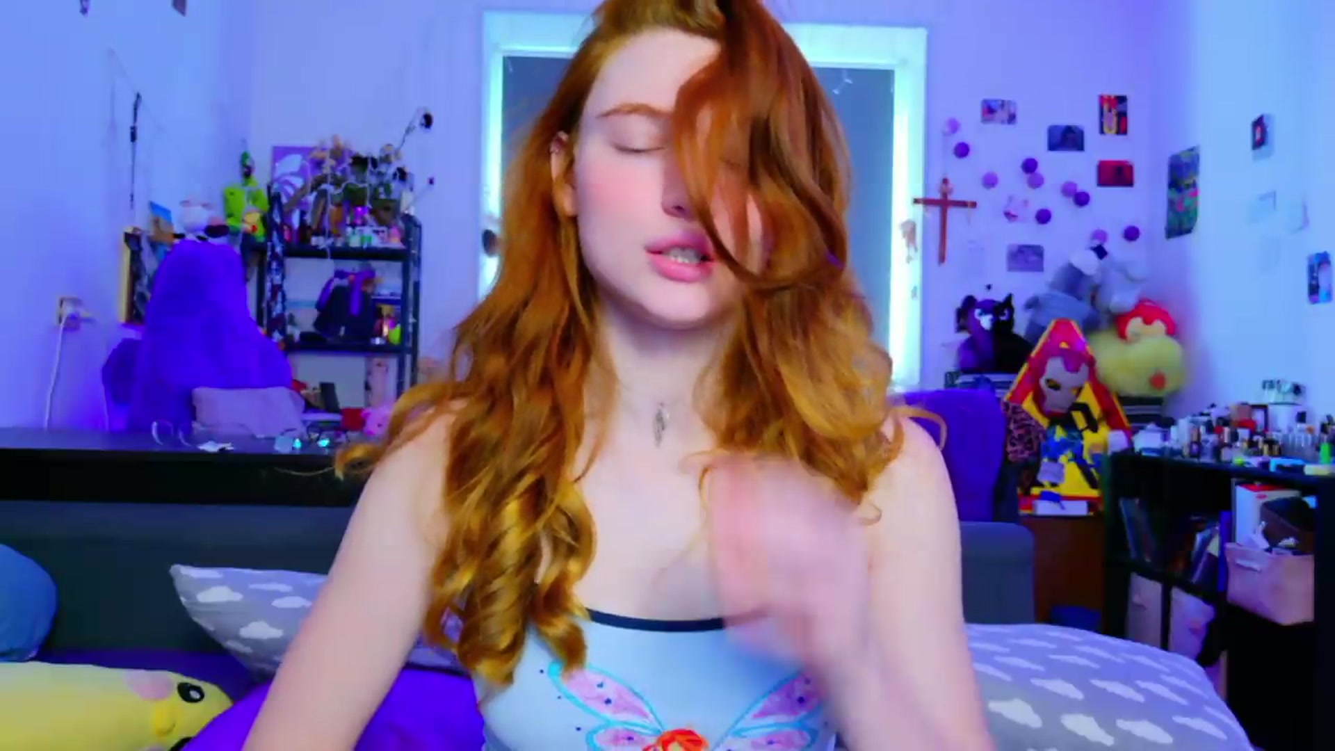 Gallery image thumbnail from Annaroxann's myfreecams stream on, 07/19/2026, 11:14 image 3 of 20