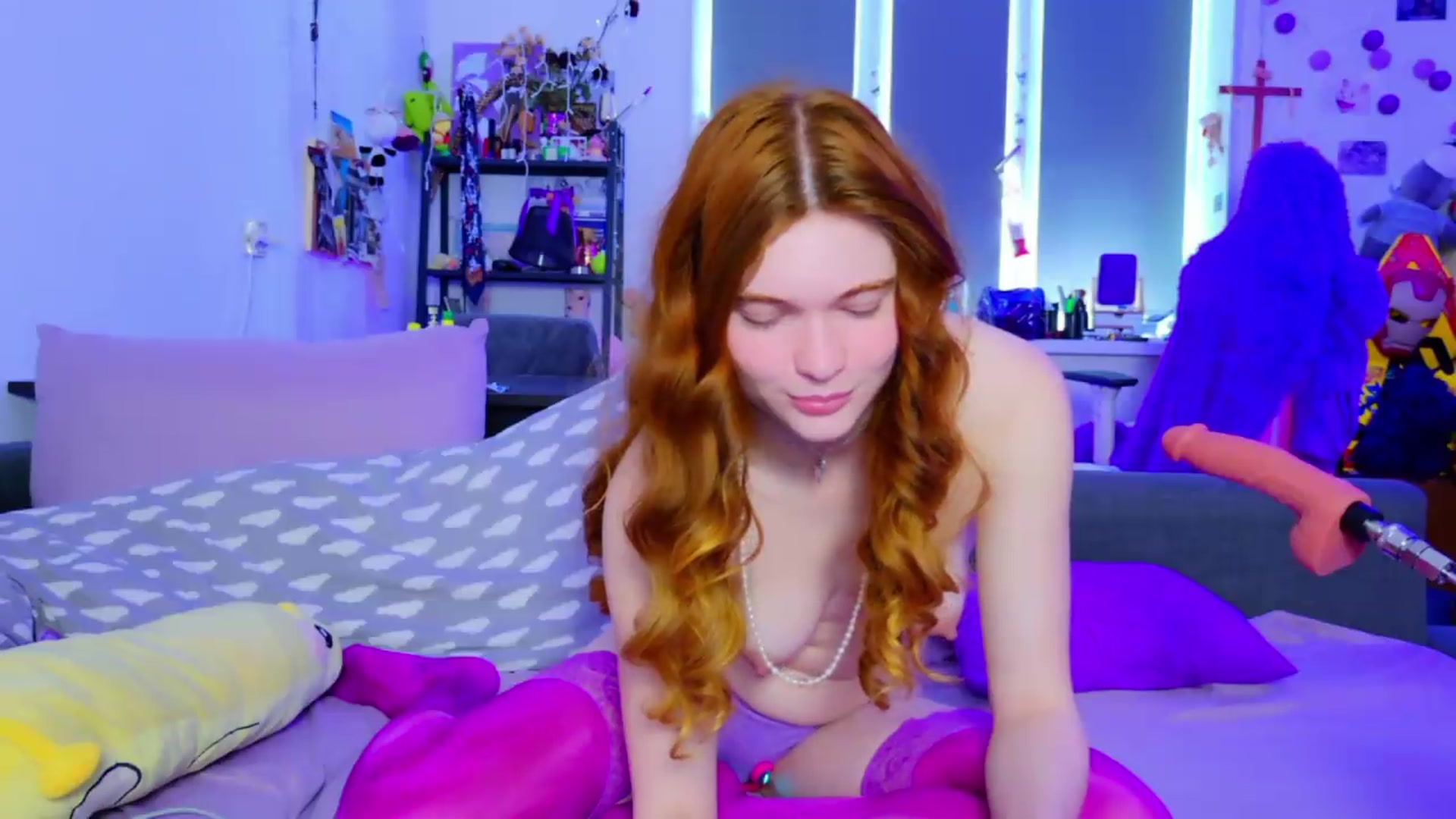 Gallery image thumbnail from Annaroxann's myfreecams stream on, 07/26/2026, 10:20 image 4 of 20