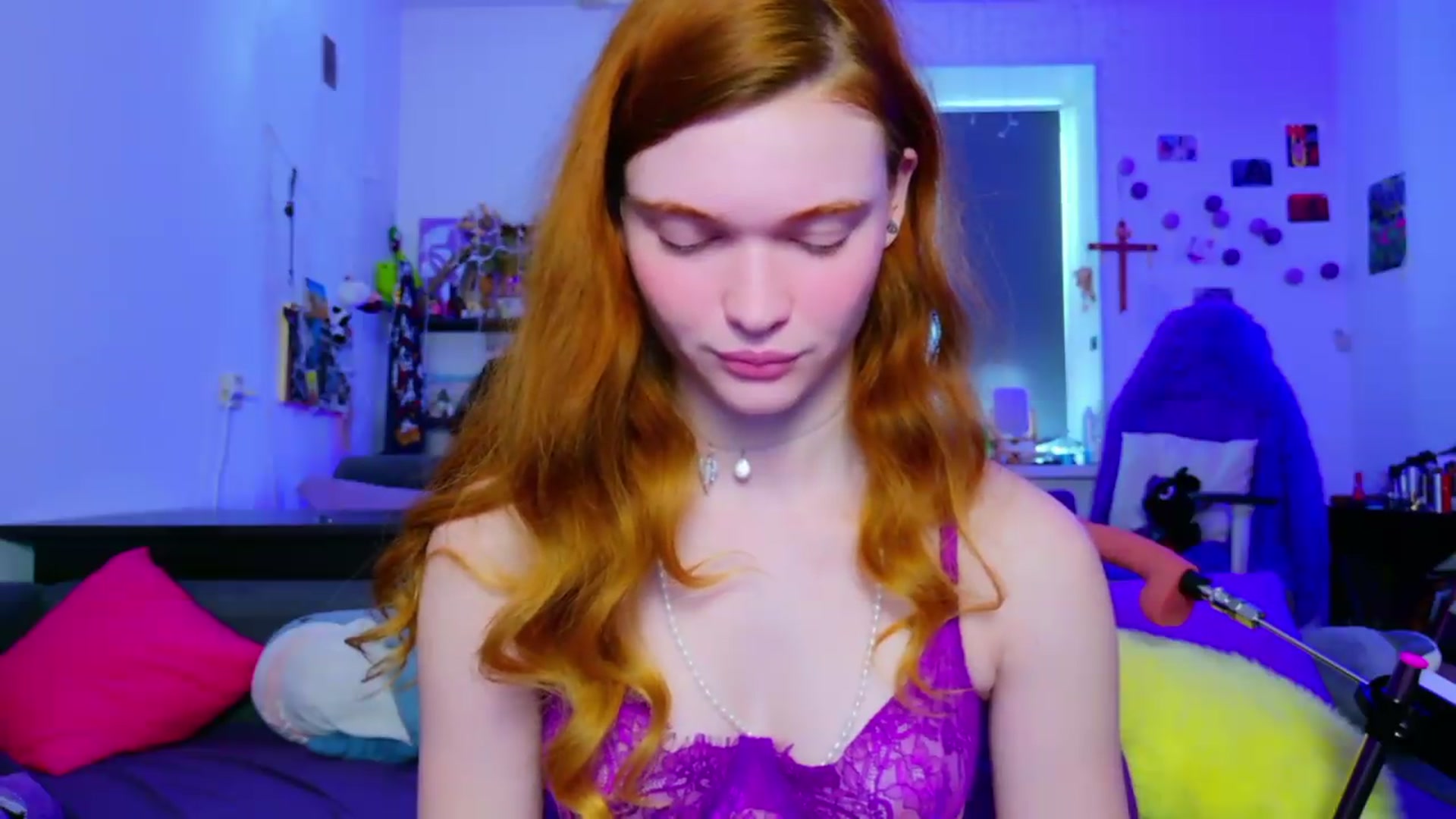 Gallery image thumbnail from Annaroxann's myfreecams stream on, 07/31/2026, 08:43 image 18 of 20