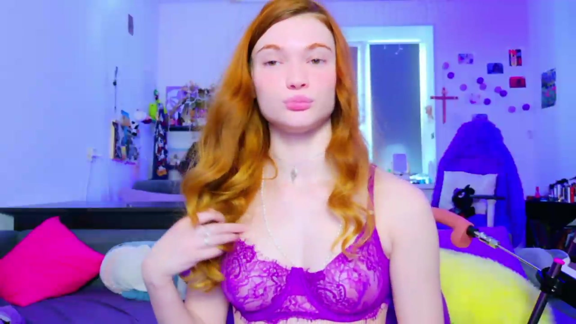 Gallery image thumbnail from Annaroxann's myfreecams stream on, 07/31/2026, 08:43 image 17 of 20