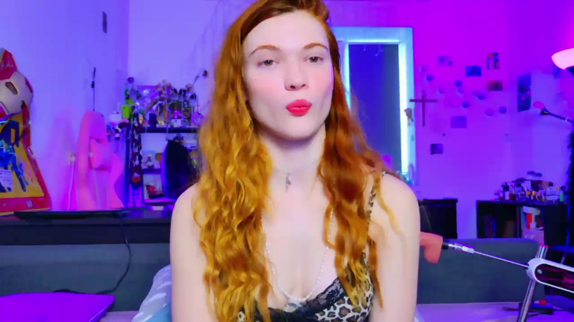 Gallery image thumbnail from Annaroxann's myfreecams stream on, 08/09/2026, 07:35 image 19 of 20
