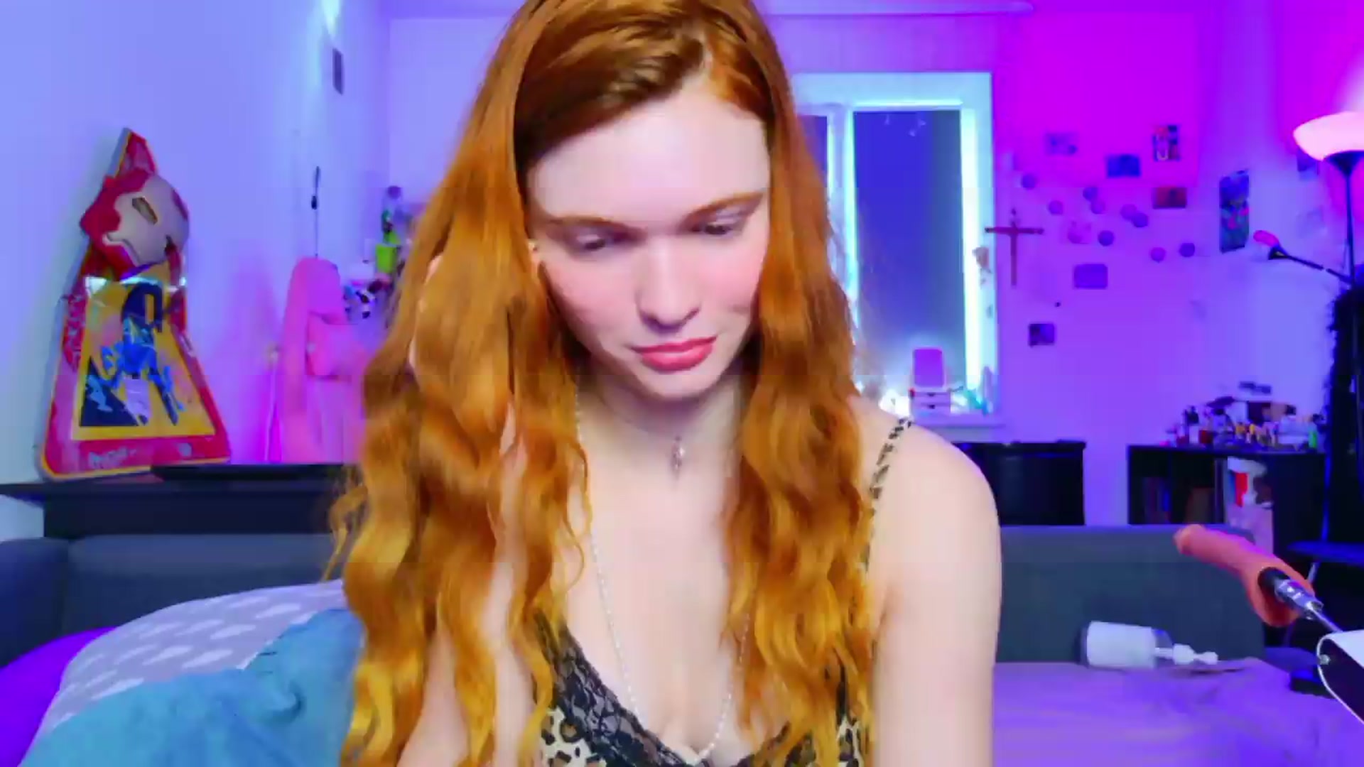 Gallery image thumbnail from Annaroxann's myfreecams stream on, 08/09/2026, 08:34 image 7 of 20