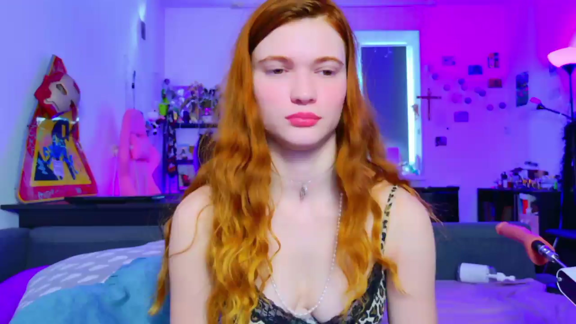Gallery image thumbnail from Annaroxann's myfreecams stream on, 08/09/2026, 08:34 image 1 of 20