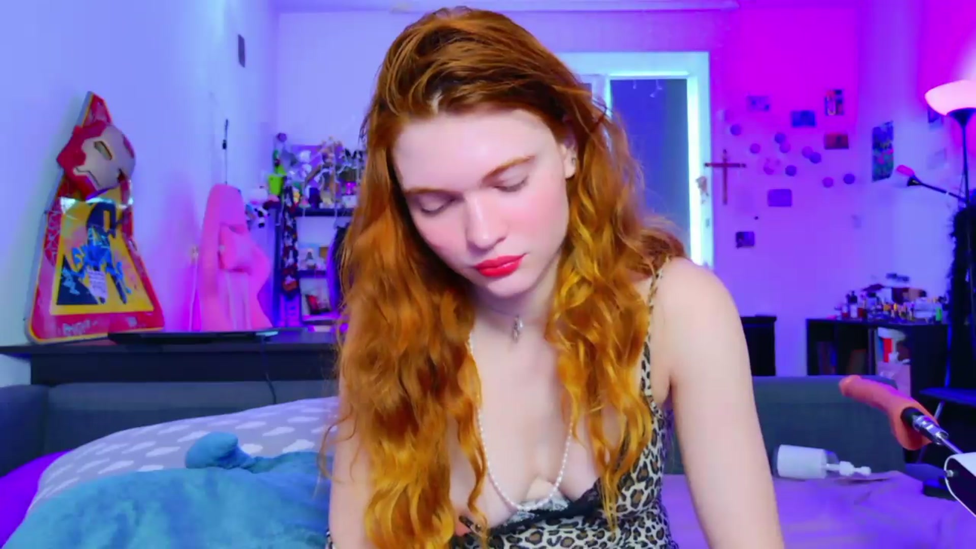 Gallery image thumbnail from Annaroxann's myfreecams stream on, 08/09/2026, 08:34 image 18 of 20