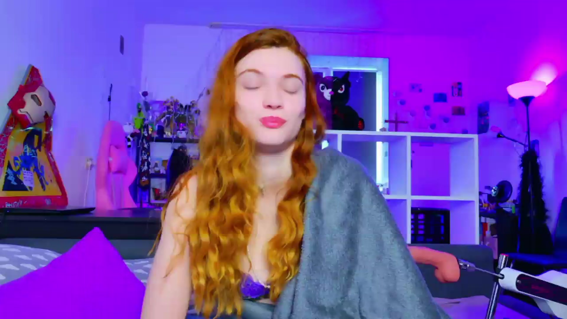 Gallery image thumbnail from Annaroxann's myfreecams stream on, 08/10/2026, 06:38 image 3 of 20