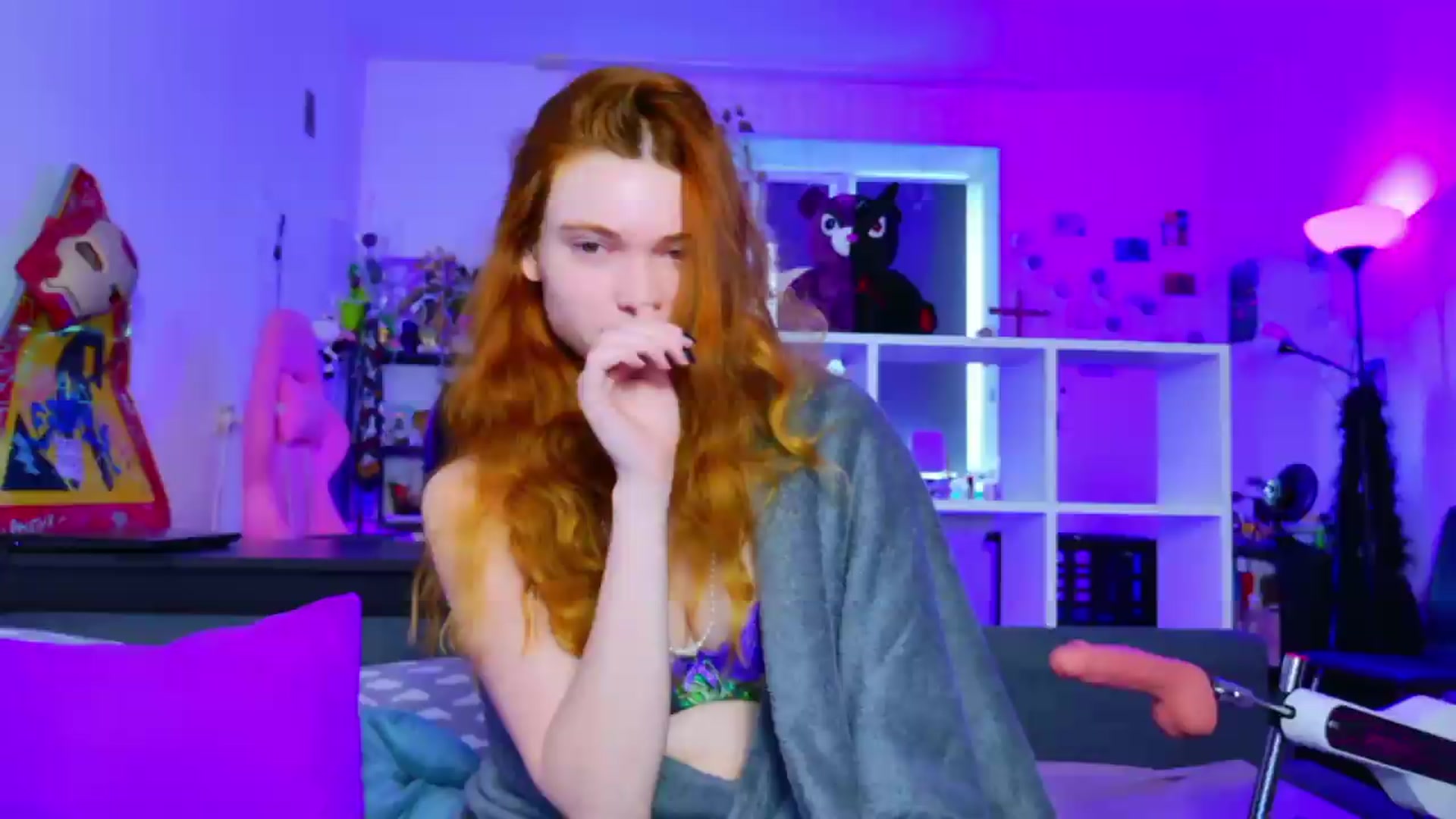Gallery image thumbnail from Annaroxann's myfreecams stream on, 08/10/2026, 06:38 image 8 of 20