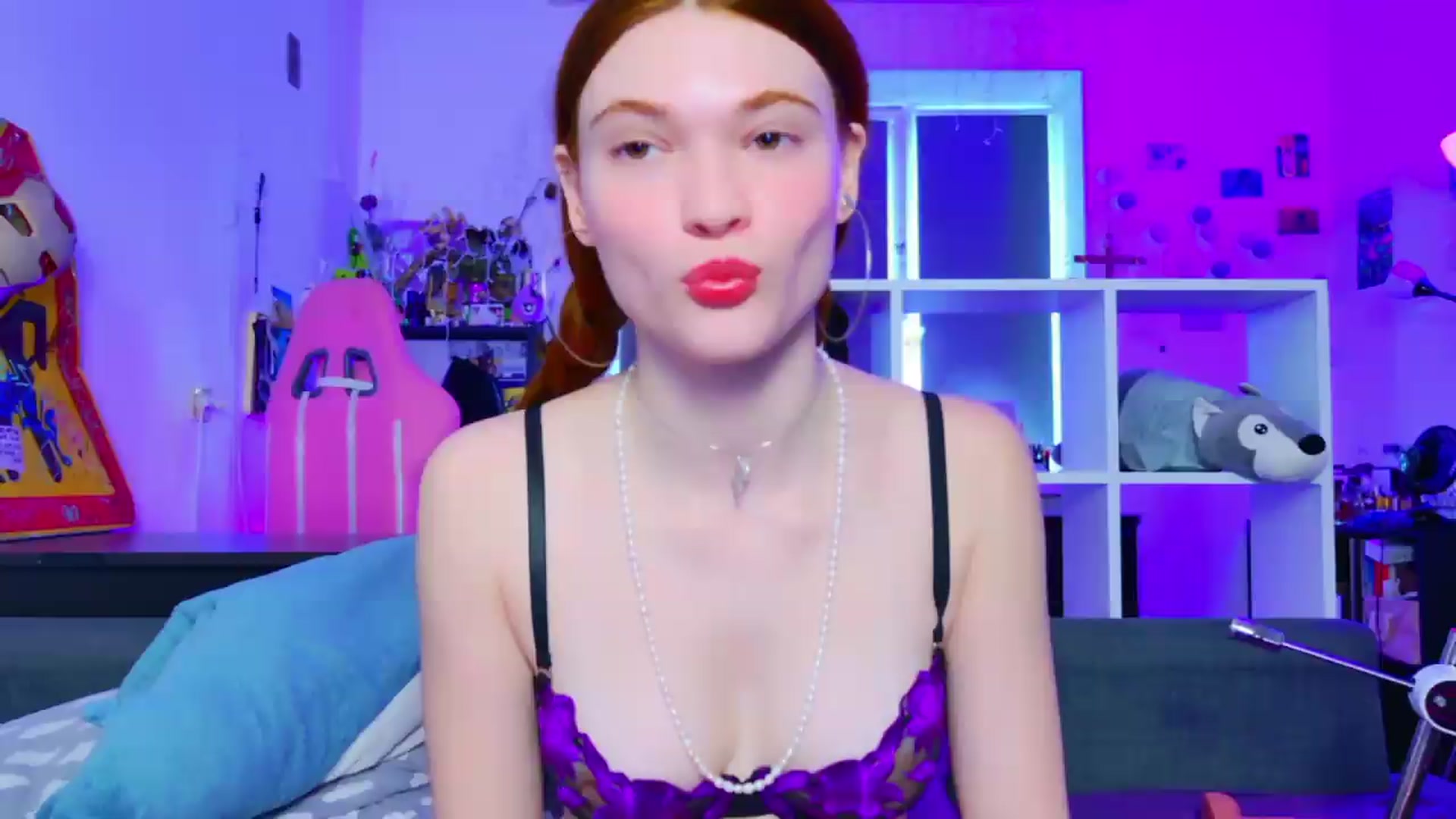 Gallery image thumbnail from Annaroxann's myfreecams stream on, 08/13/2026, 10:20 image 2 of 20