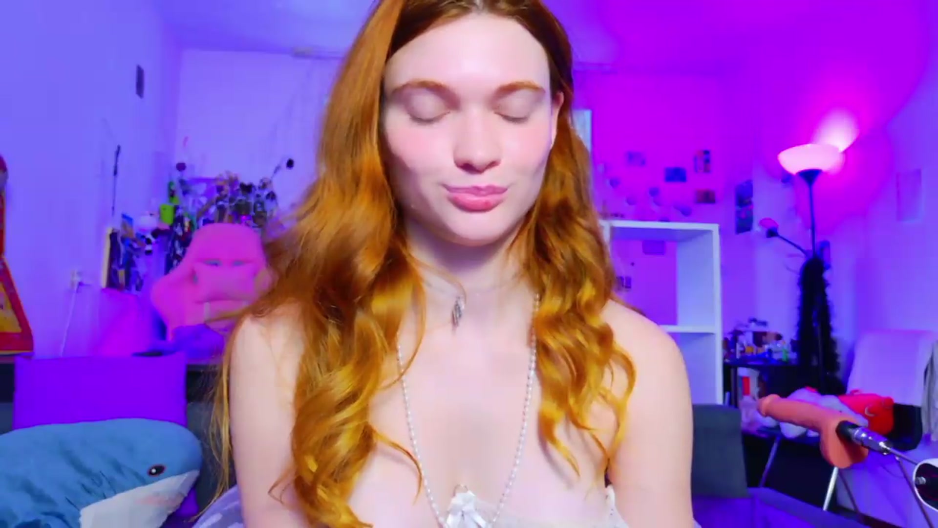 Gallery image thumbnail from Annaroxann's myfreecams stream on, 08/22/2026, 10:52 image 18 of 20