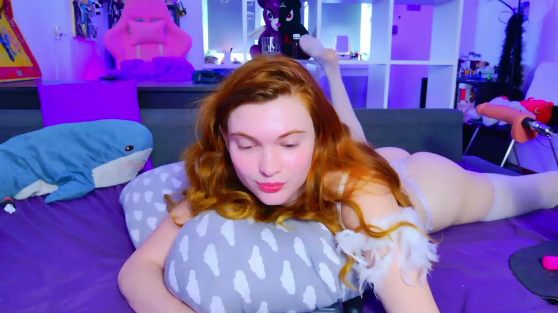 Gallery image thumbnail from Annaroxann's myfreecams stream on, 08/22/2026, 10:52 image 8 of 20