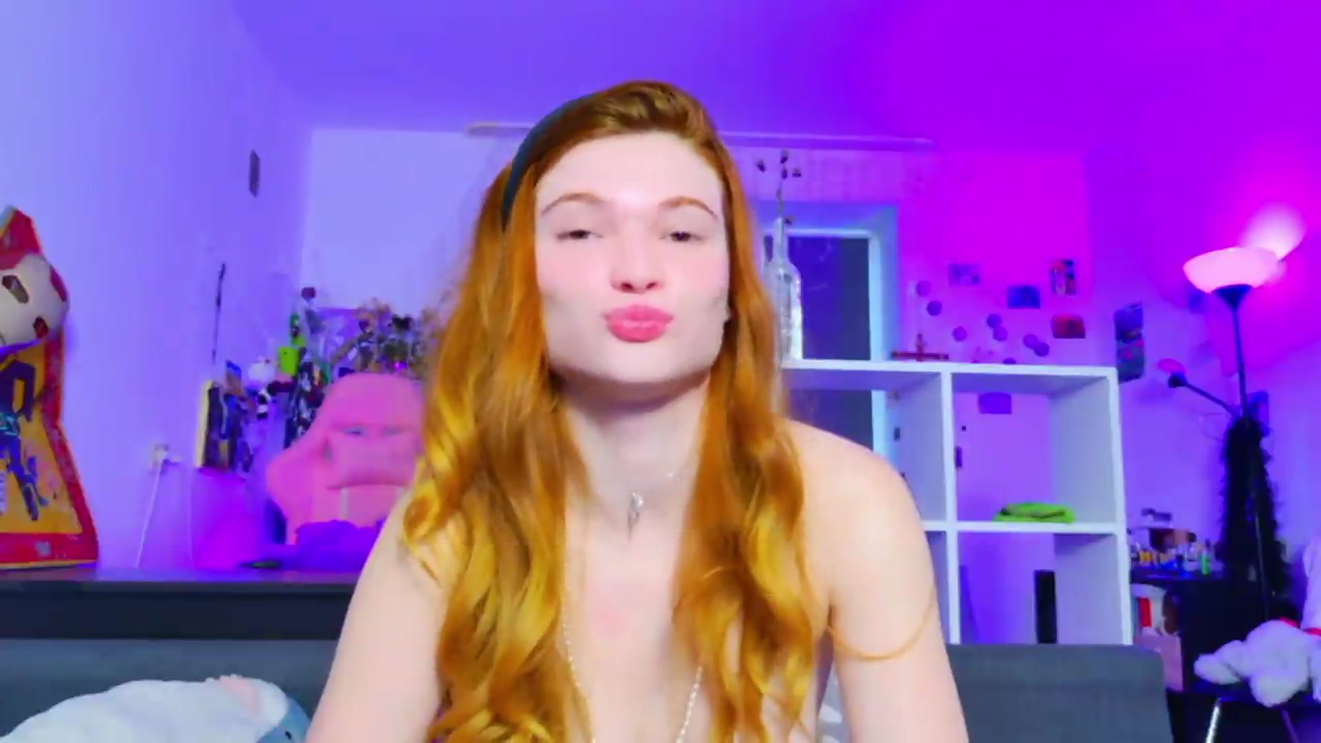 Gallery image thumbnail from Annaroxann's myfreecams stream on, 08/23/2026, 10:40 image 19 of 20
