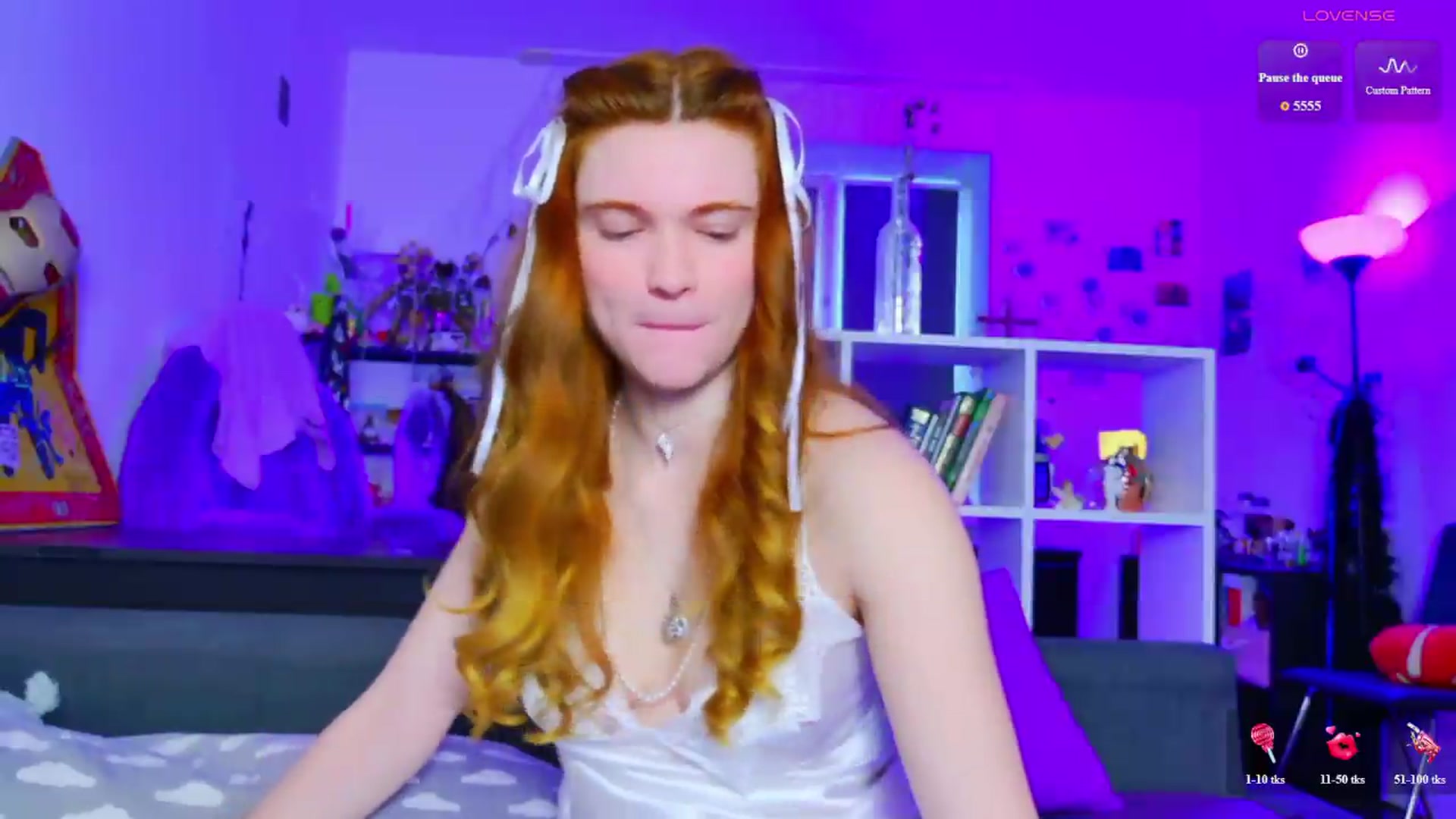 Gallery image thumbnail from Annaroxann's myfreecams stream on, 09/17/2026, 10:56 image 19 of 20