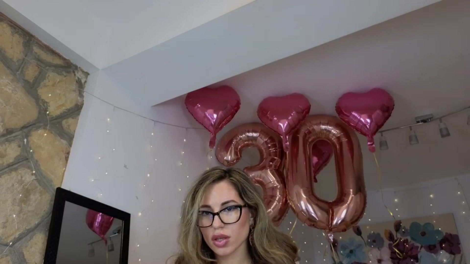 Gallery image thumbnail from AnnasBDay's myfreecams stream on, 09/20/2023, 24:28 image 4 of 20