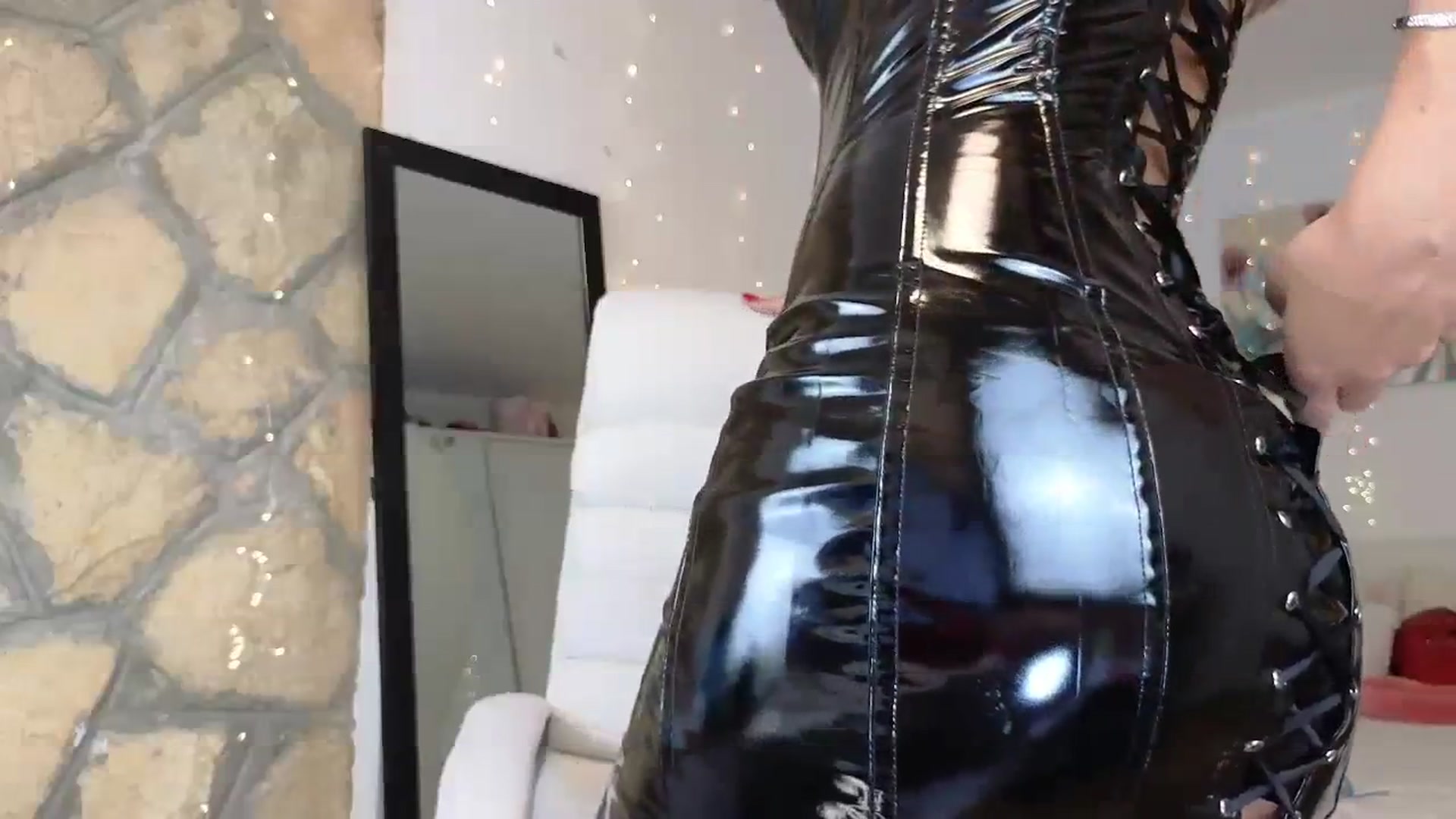 Gallery image thumbnail from AnnasBdayM's myfreecams stream on, 09/06/2023, 02:47 image 4 of 20