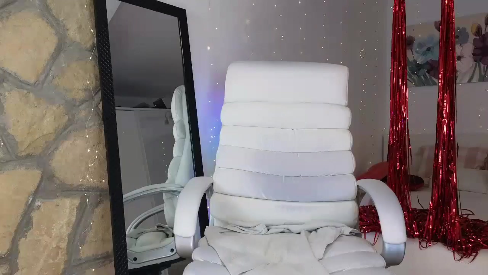 Gallery image thumbnail from AnnasBdayM's myfreecams stream on, 09/25/2024, 01:09 image 11 of 20