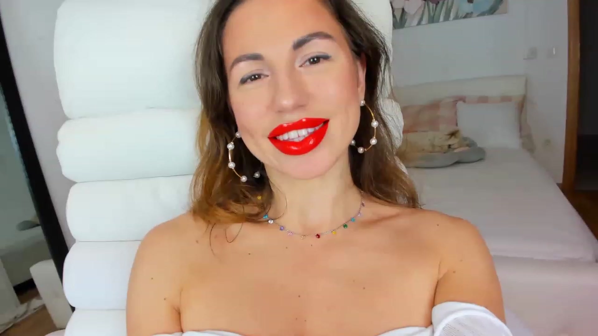 Gallery image thumbnail from AnnasCloset's myfreecams stream on, 11/17/2022, 02:13 image 15 of 20