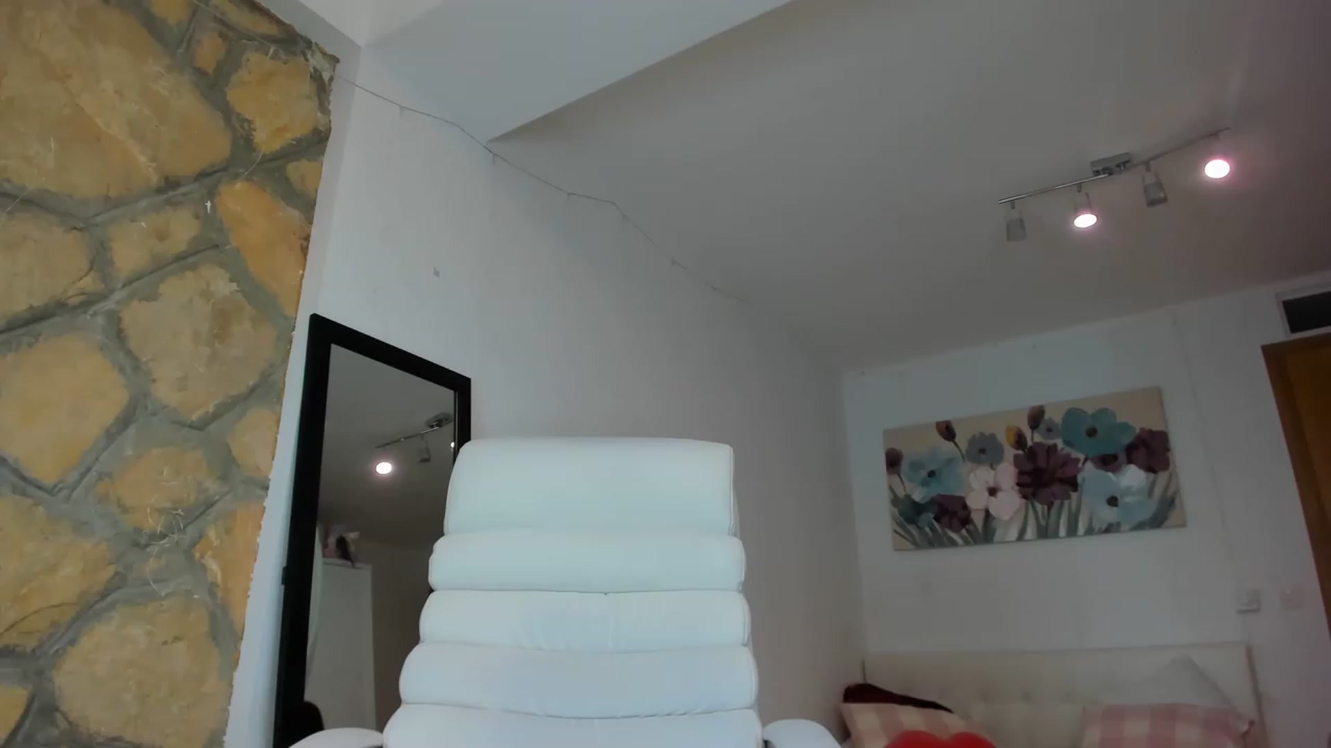 Gallery image thumbnail from AnnasCloset's myfreecams stream on, 12/07/2022, 22:44 image 20 of 20