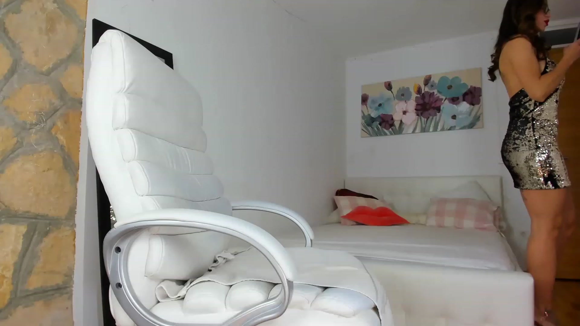 Gallery image thumbnail from AnnasCloset's myfreecams stream on, 12/07/2022, 22:44 image 15 of 20