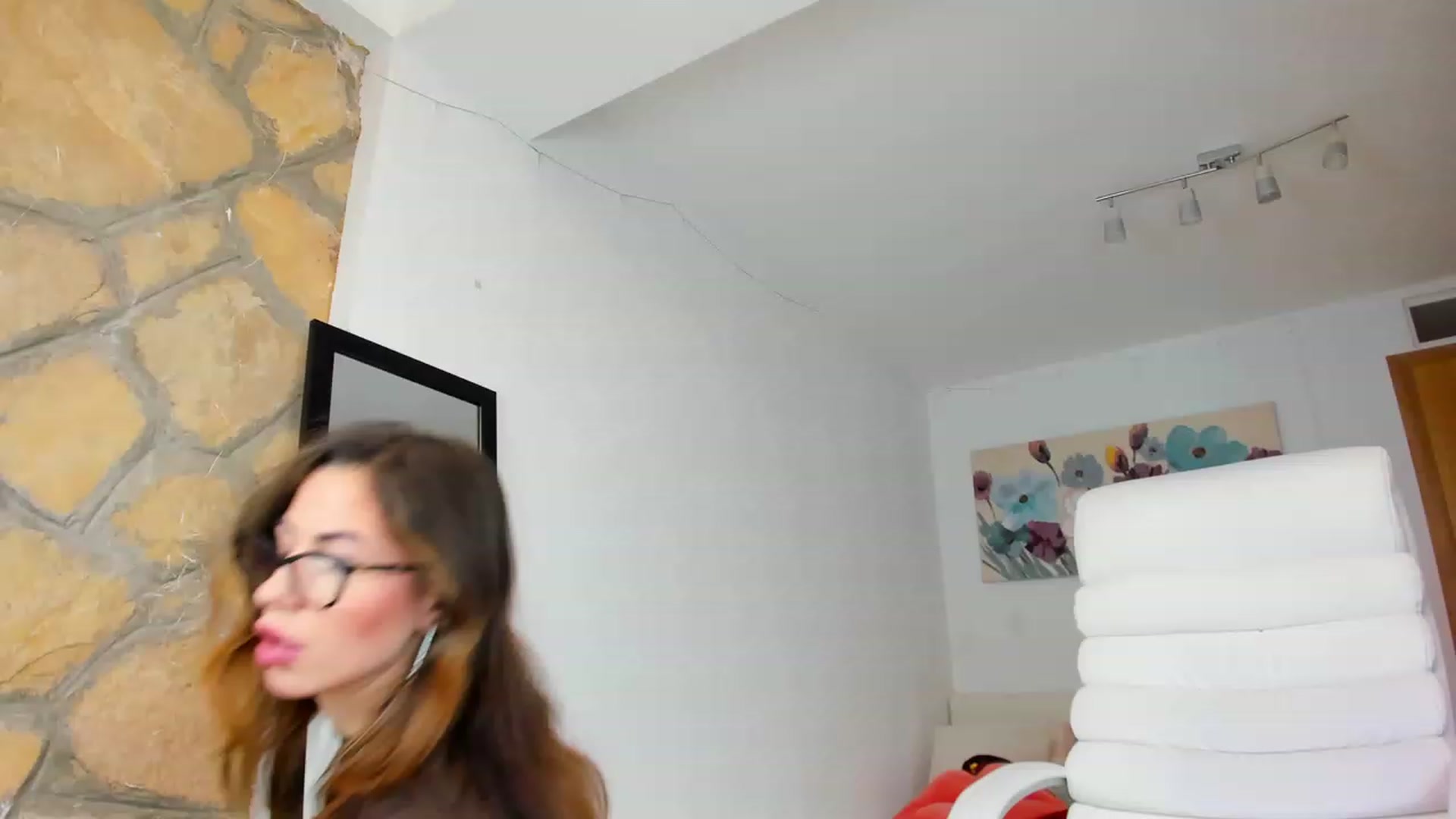 Gallery image thumbnail from AnnasCloset's myfreecams stream on, 12/22/2022, 23:03 image 3 of 20
