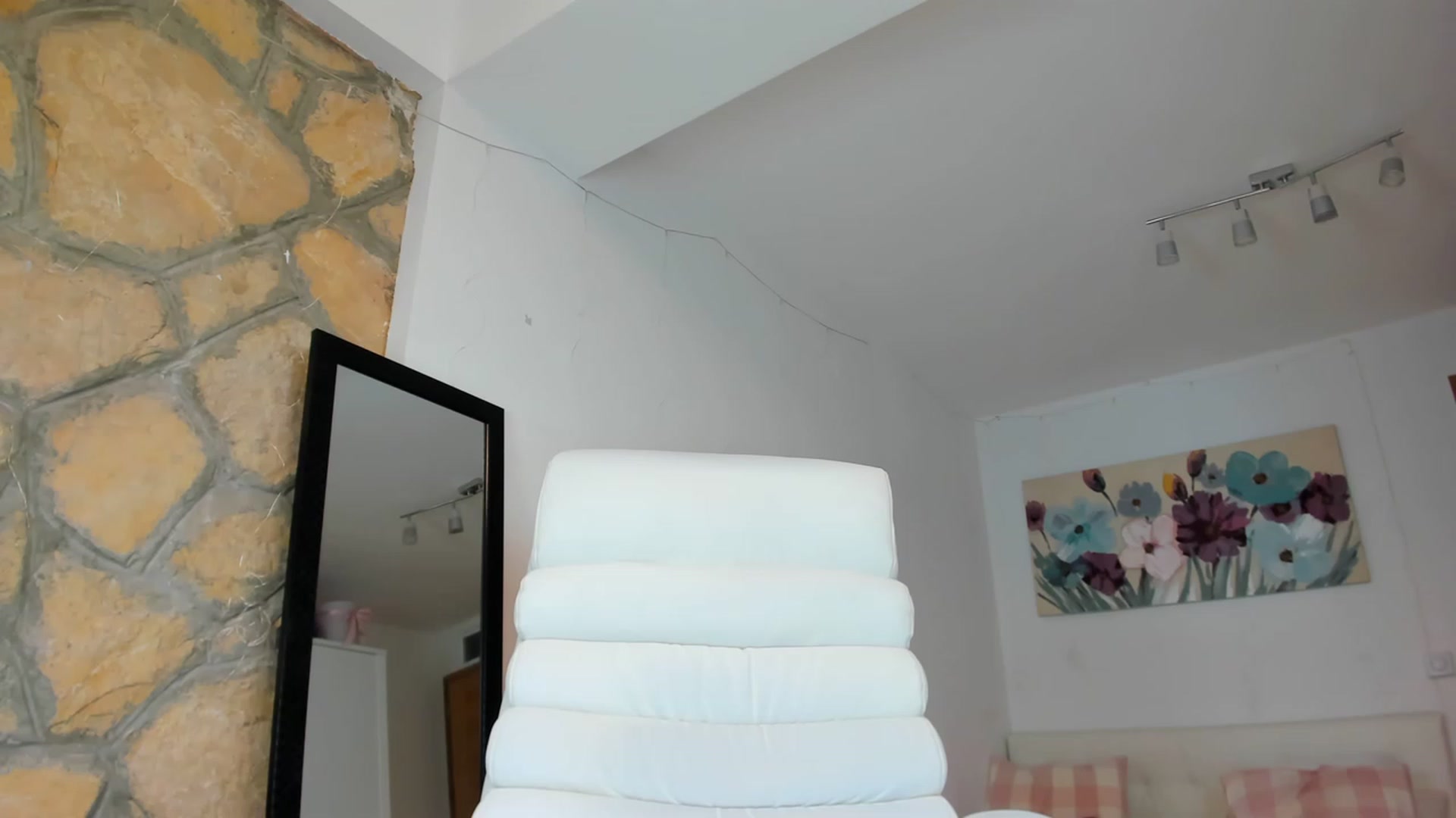 Gallery image thumbnail from AnnasCloset's myfreecams stream on, 01/02/2023, 24:03 image 17 of 20